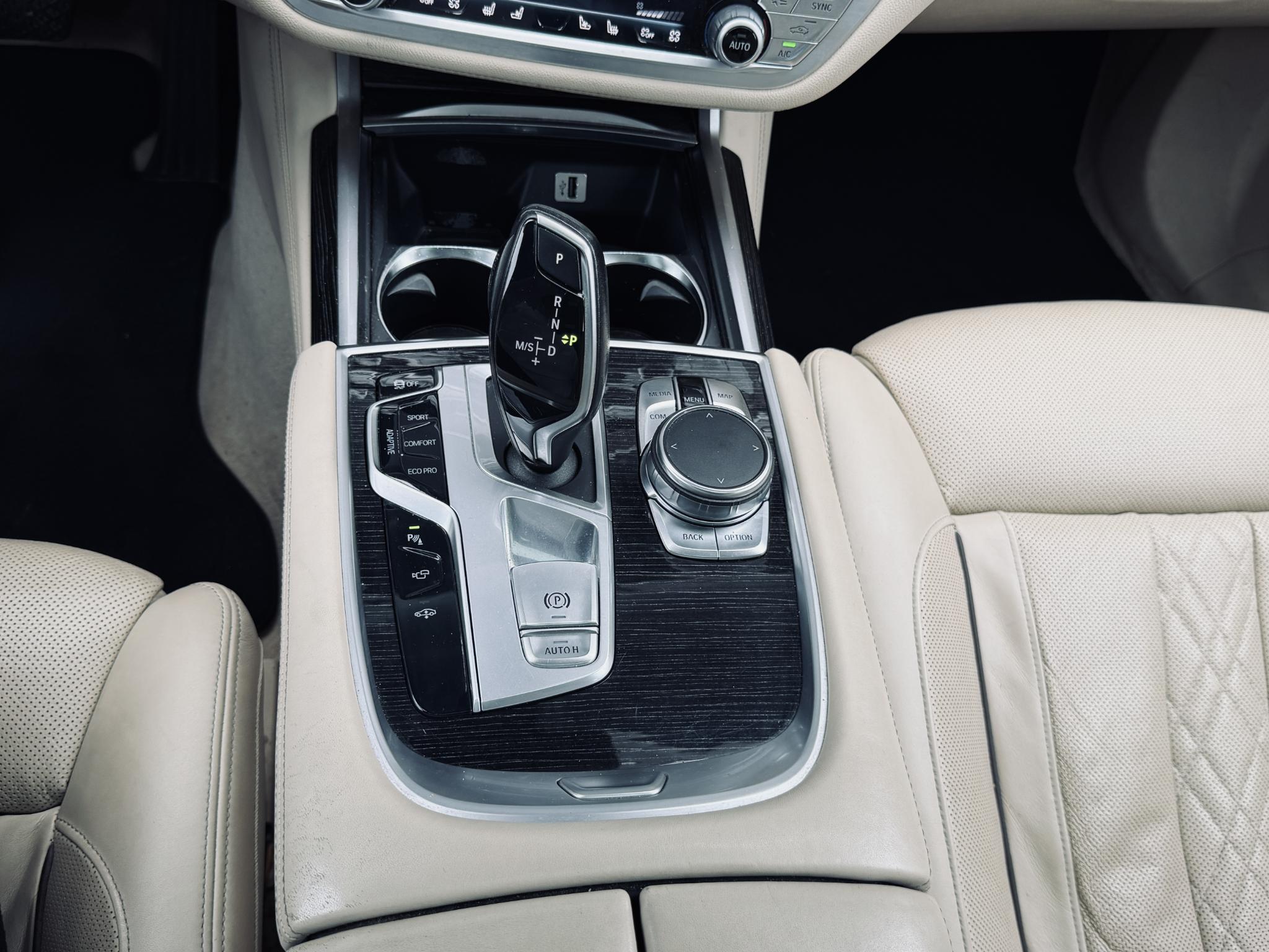 Foto van BMW 740li