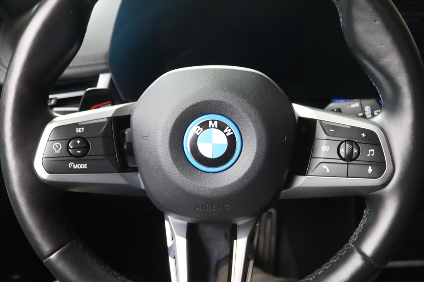 Foto van BMW Ix1