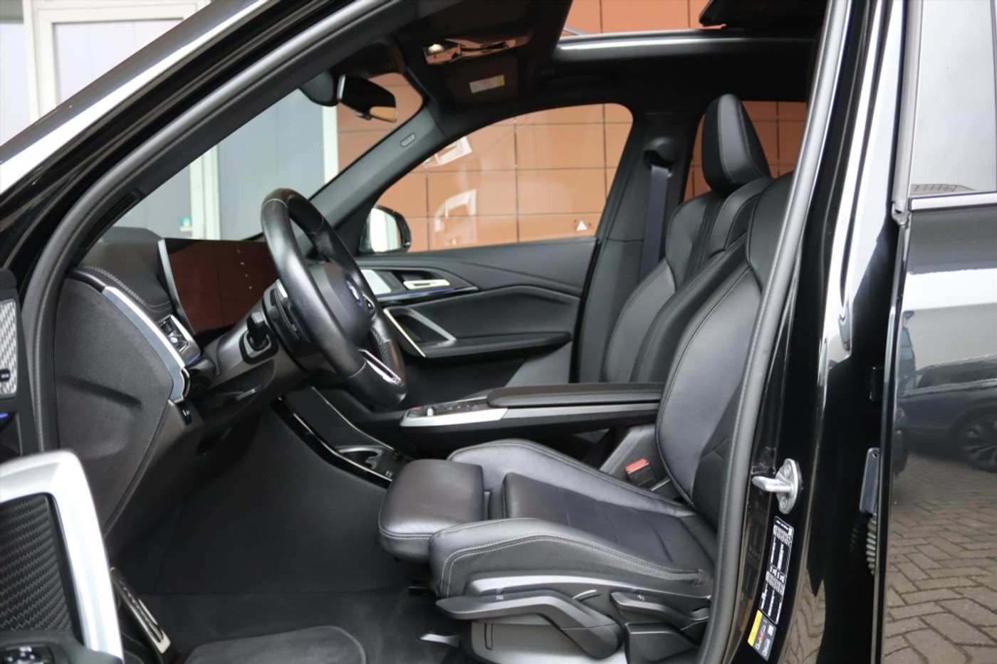Foto van BMW Ix1