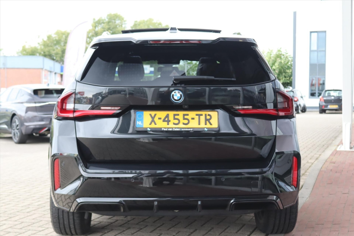 Foto van BMW Ix1