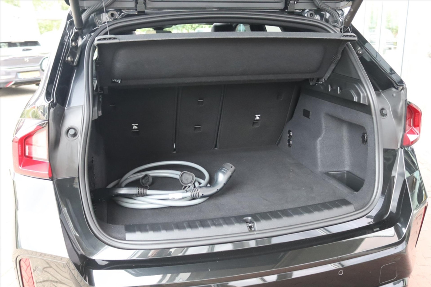 Foto van BMW Ix1