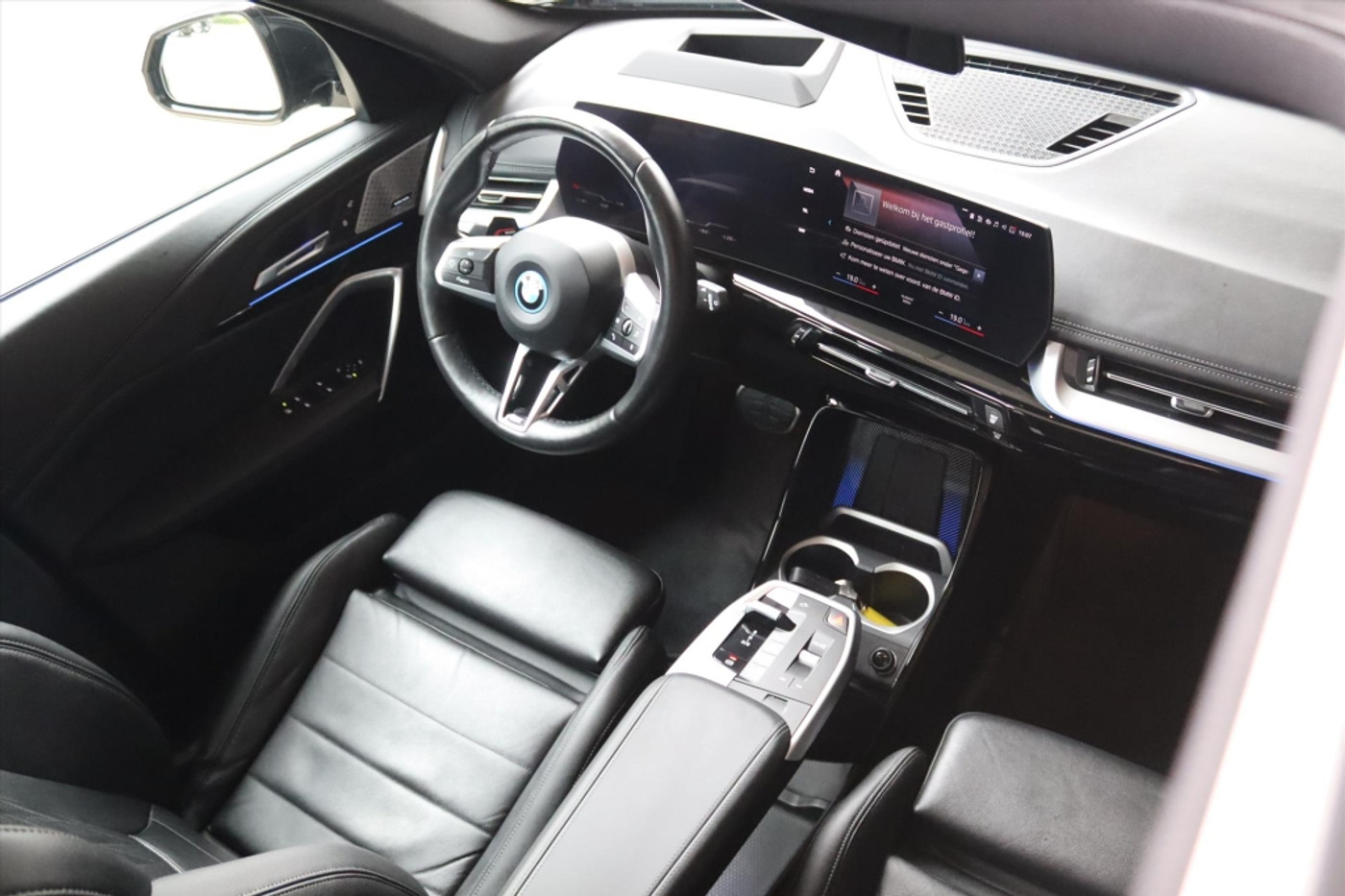 Foto van BMW Ix1
