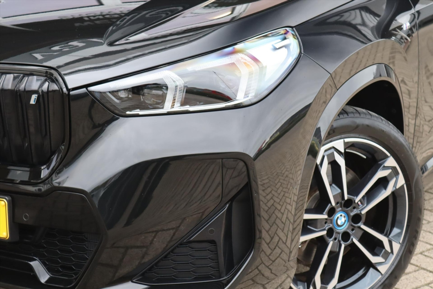 Foto van BMW Ix1