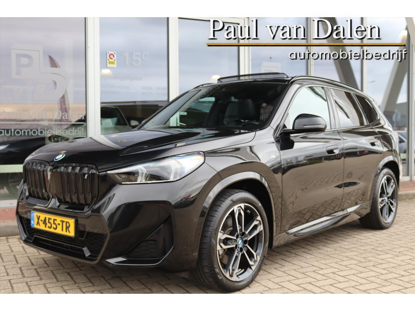 BMW Ix1 xDrive30 Launch Edition 2024 - voorkant