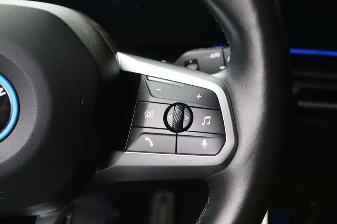 Foto van BMW Ix1