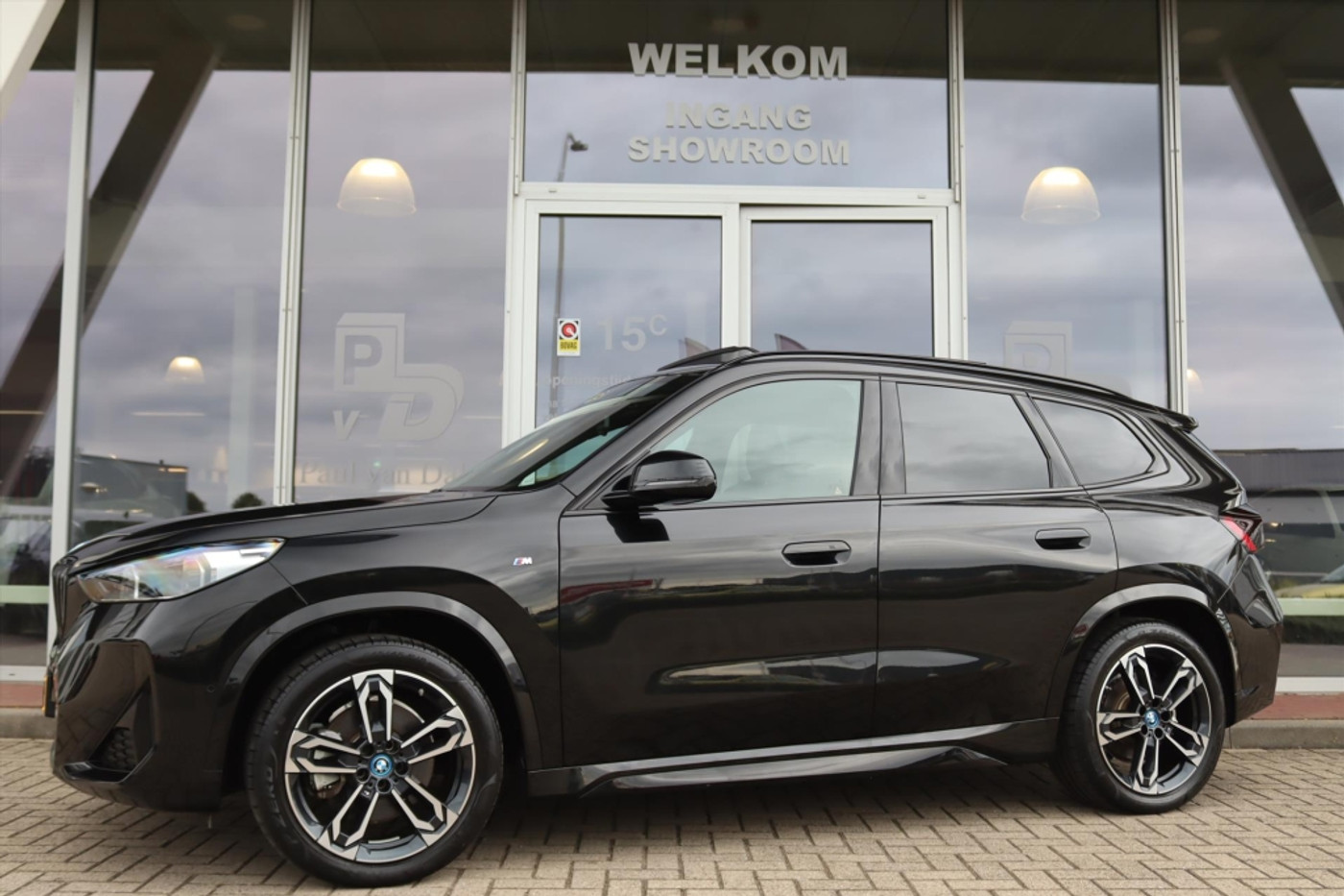 Foto van BMW Ix1