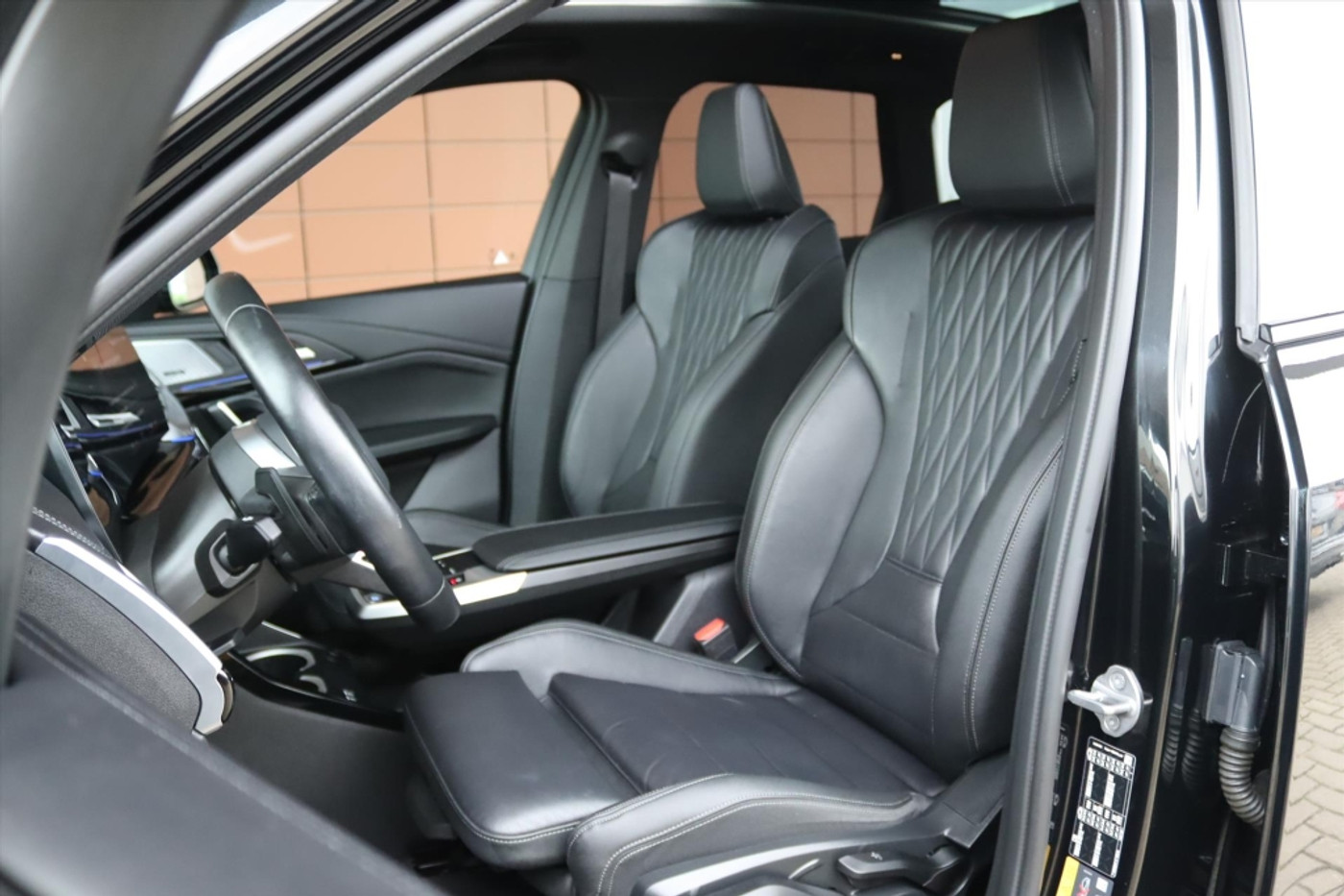 Foto van BMW Ix1