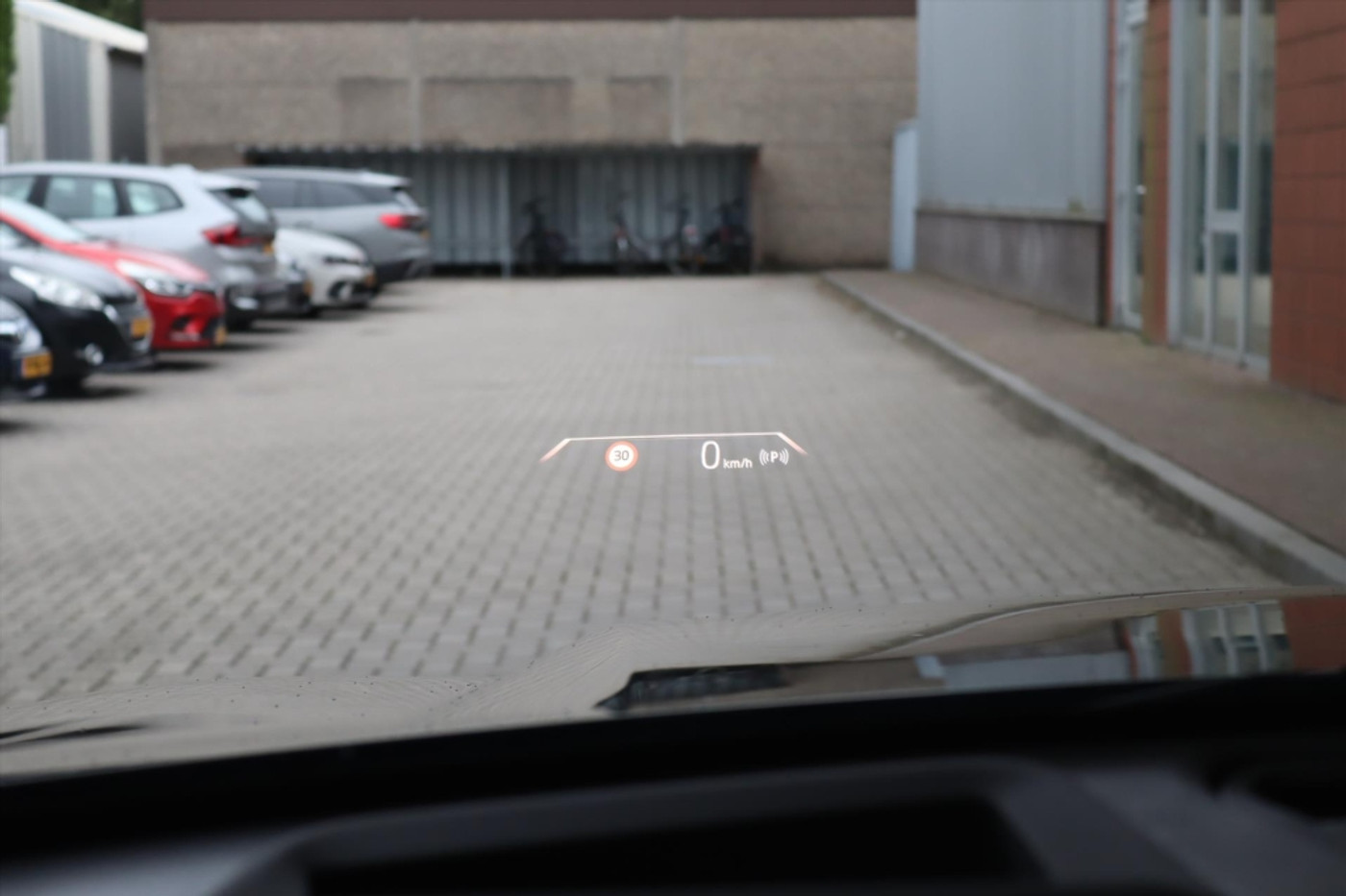 Foto van BMW Ix1