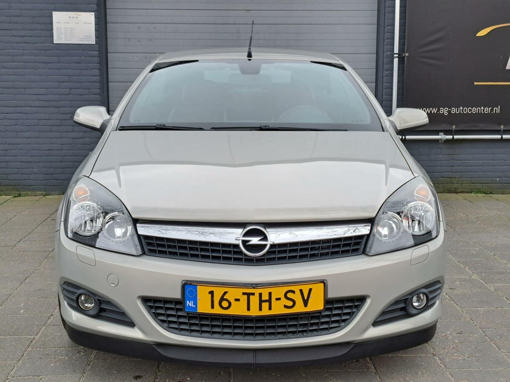 Foto van Opel Astra Twintop