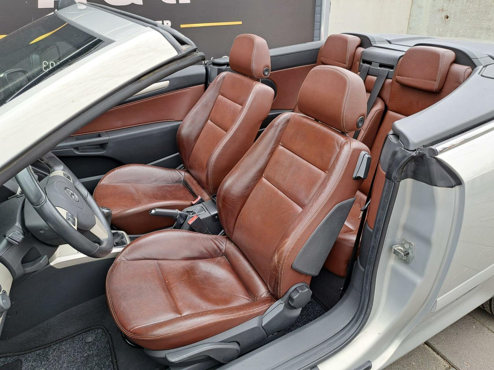 Foto van Opel Astra Twintop
