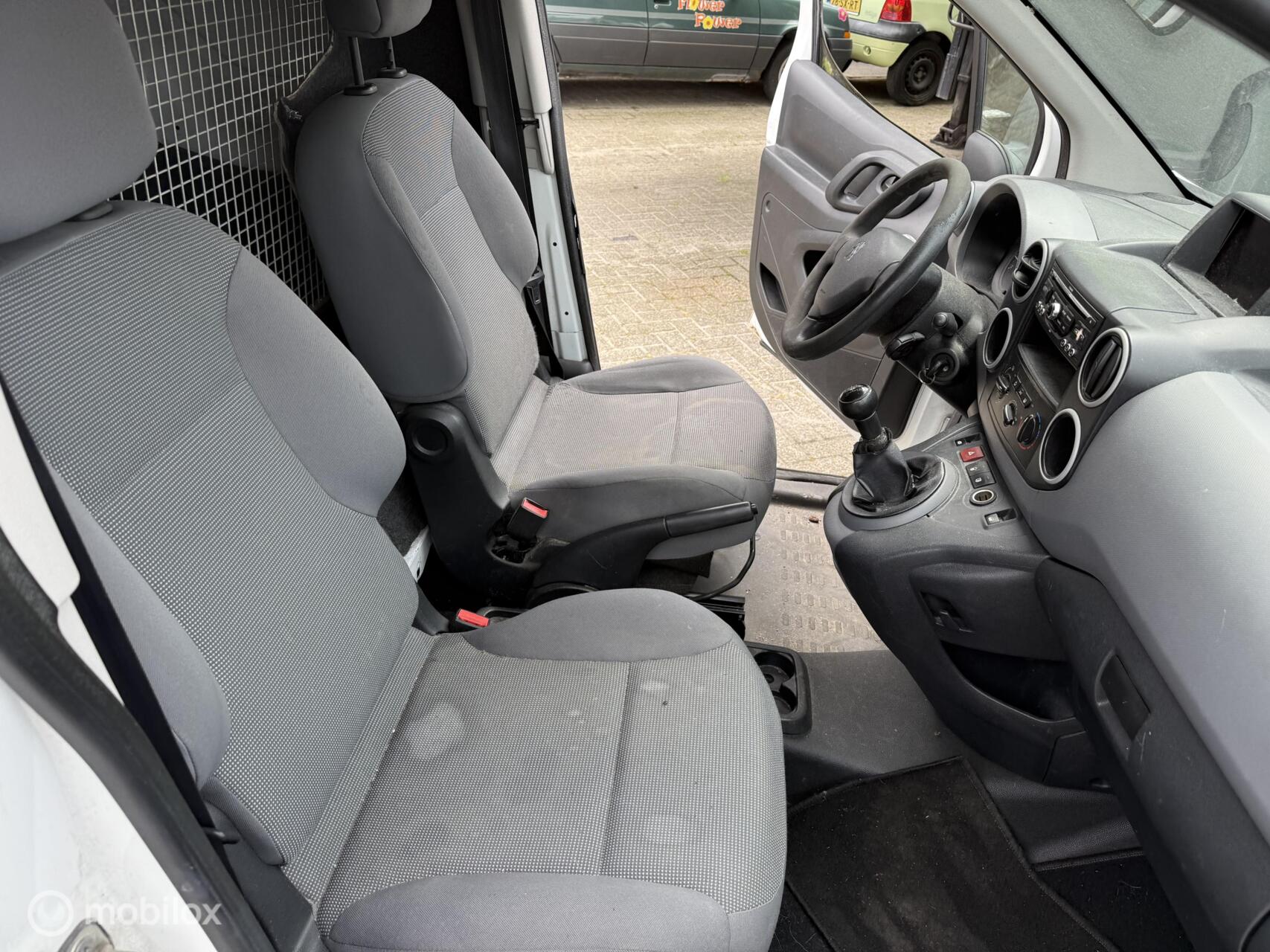 Foto van Peugeot Partner