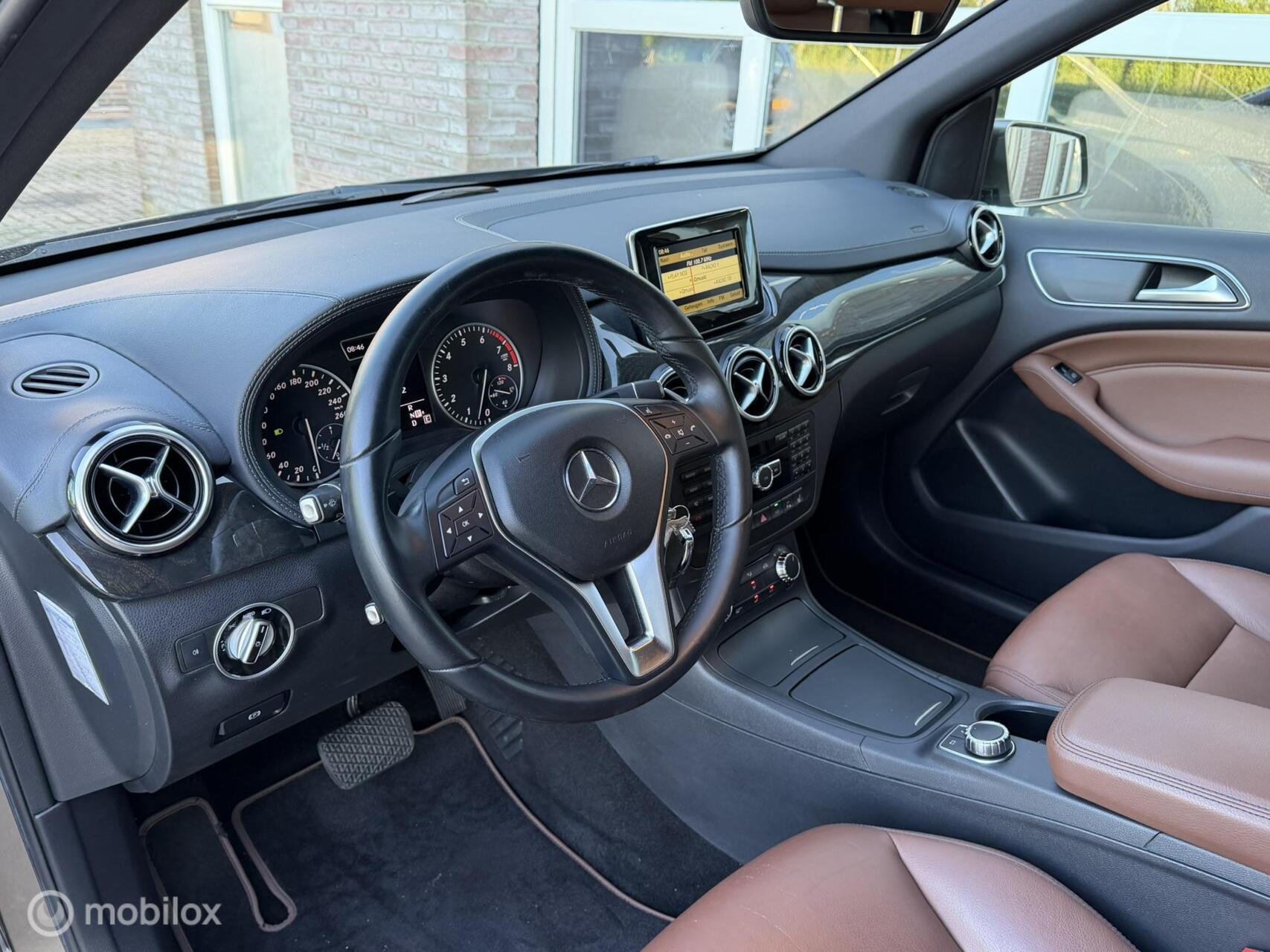 Foto van Mercedes-Benz B 180