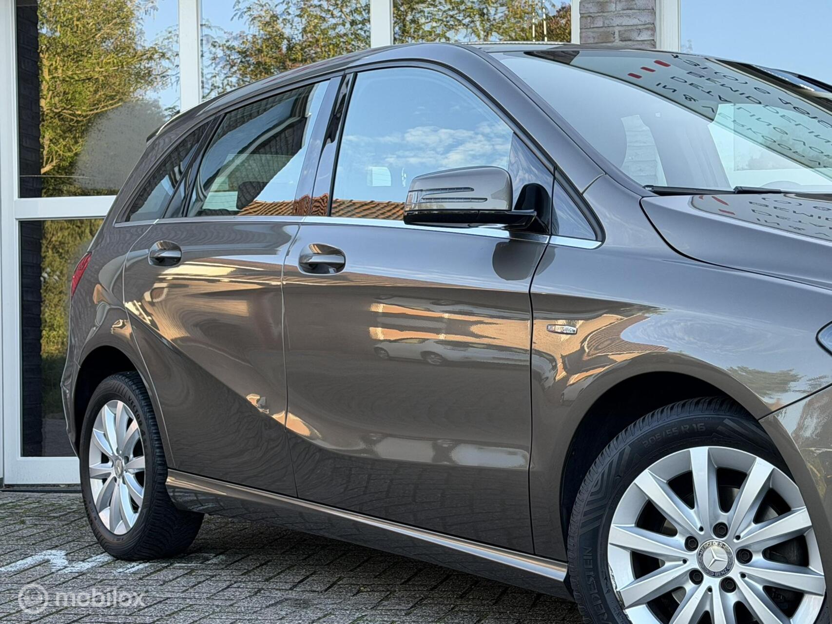 Foto van Mercedes-Benz B 180