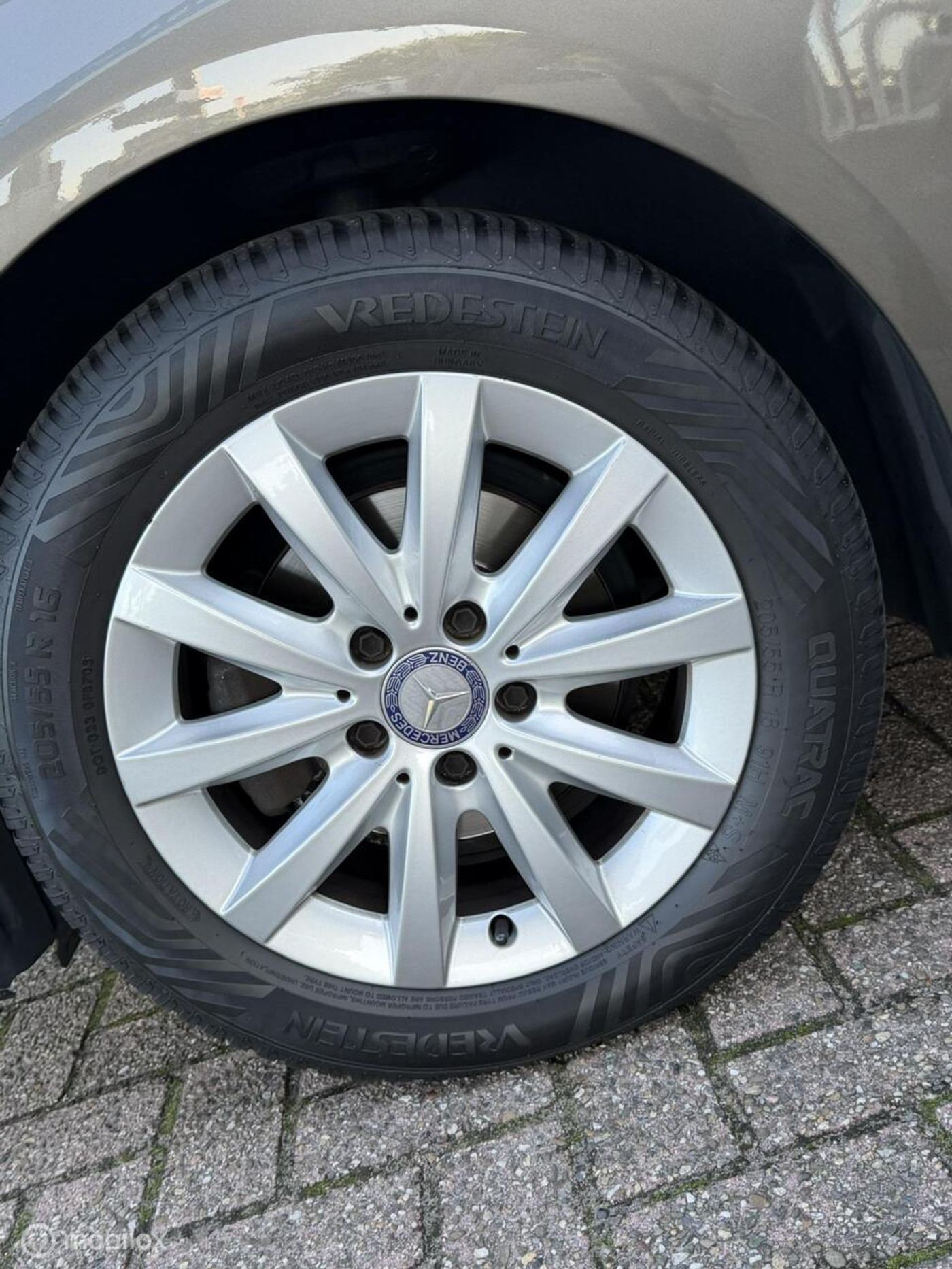 Foto van Mercedes-Benz B 180