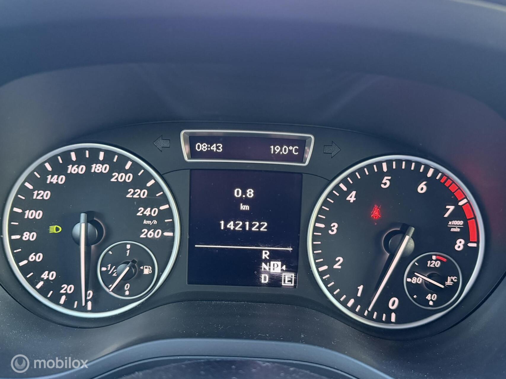 Foto van Mercedes-Benz B 180