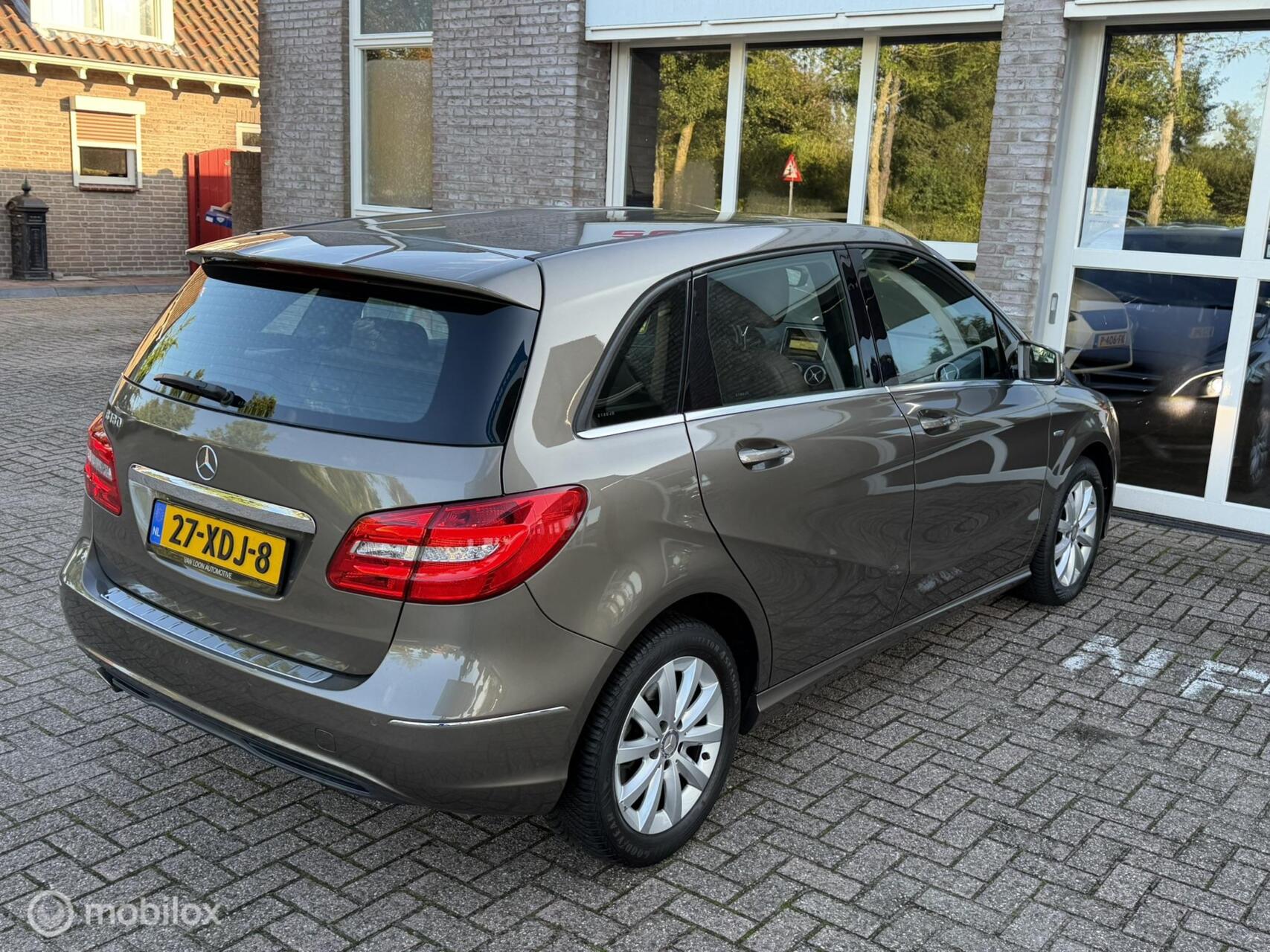 Foto van Mercedes-Benz B 180