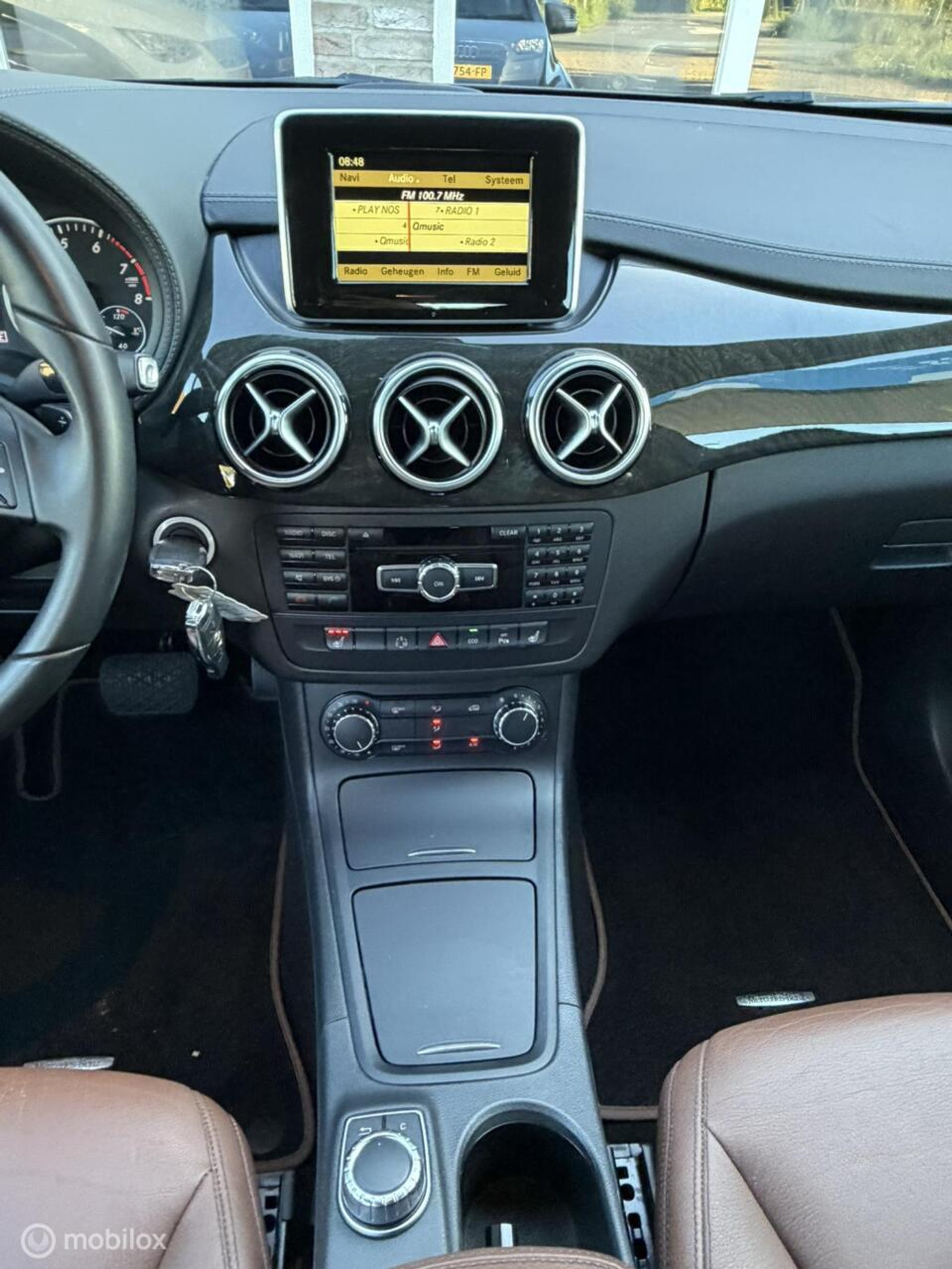 Foto van Mercedes-Benz B 180