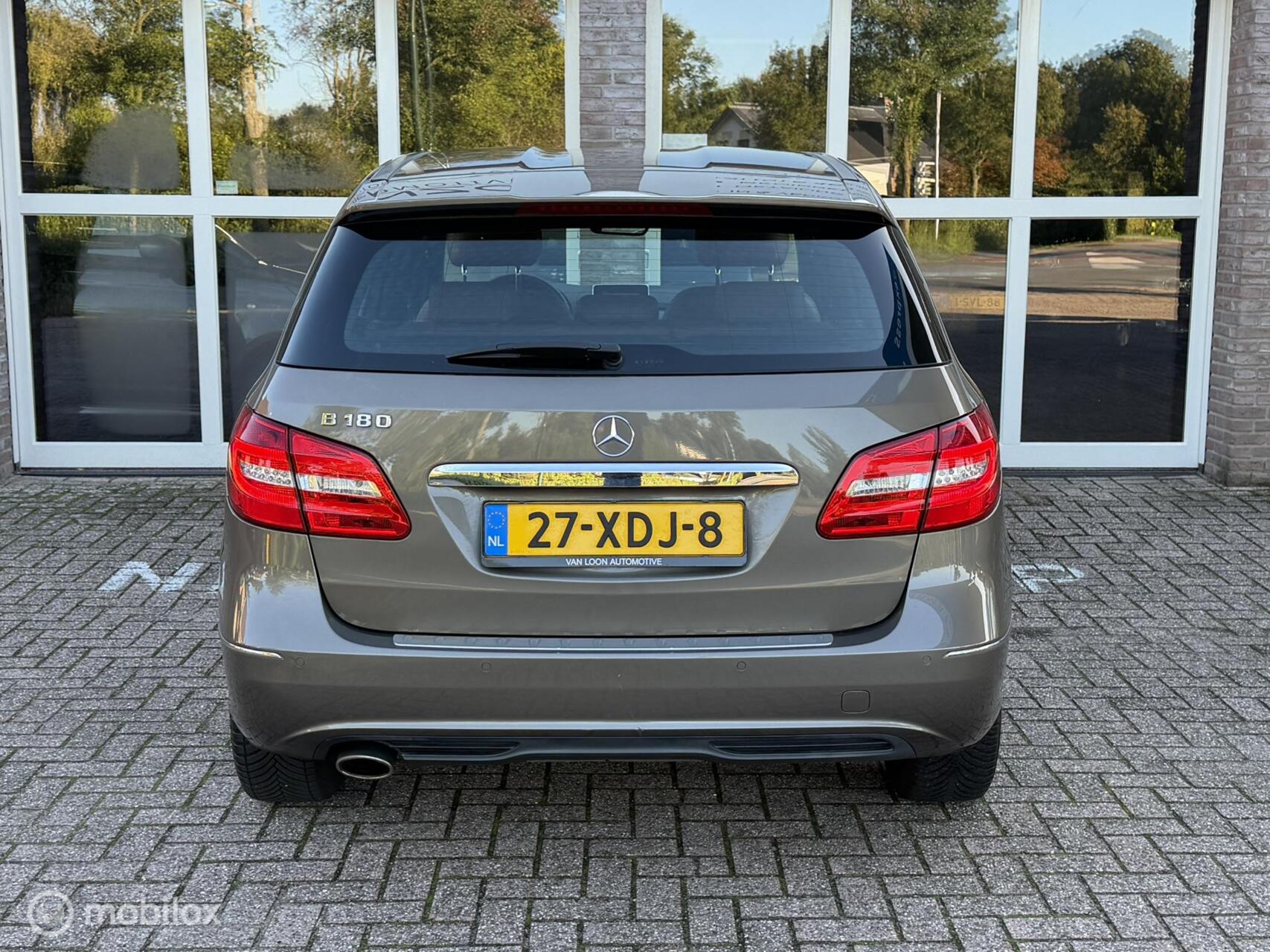 Foto van Mercedes-Benz B 180