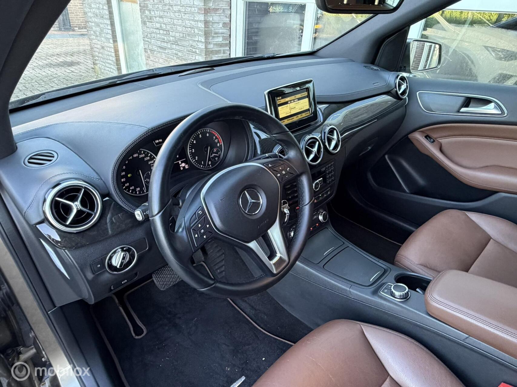 Foto van Mercedes-Benz B 180