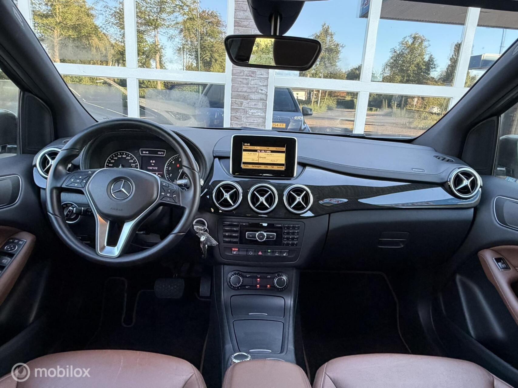 Foto van Mercedes-Benz B 180