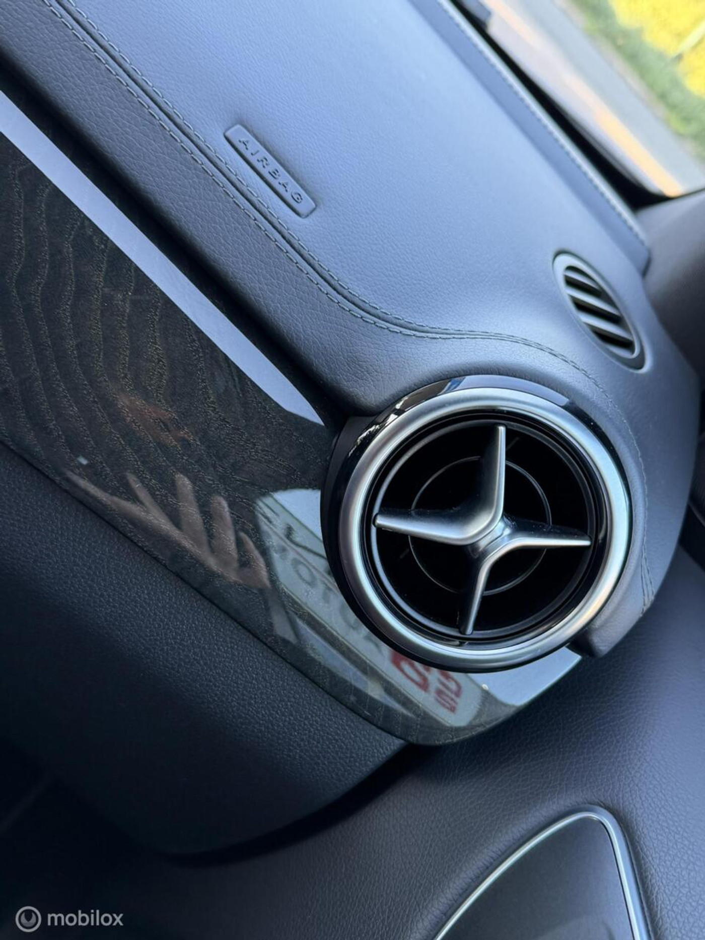 Foto van Mercedes-Benz B 180