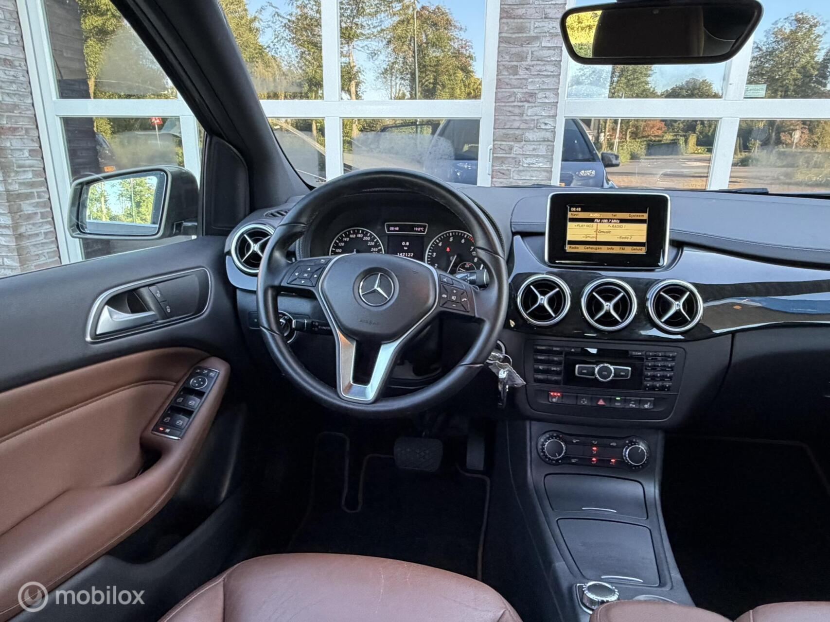 Foto van Mercedes-Benz B 180