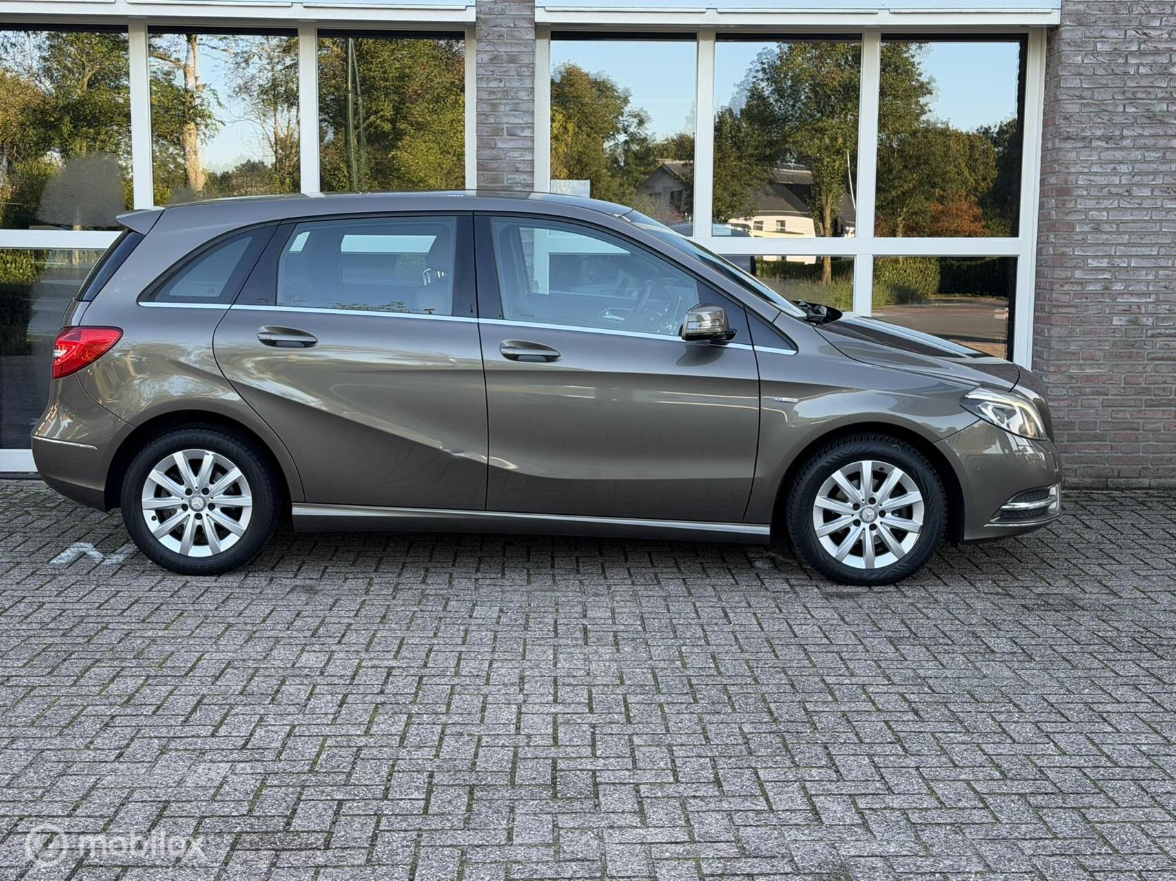Foto van Mercedes-Benz B 180