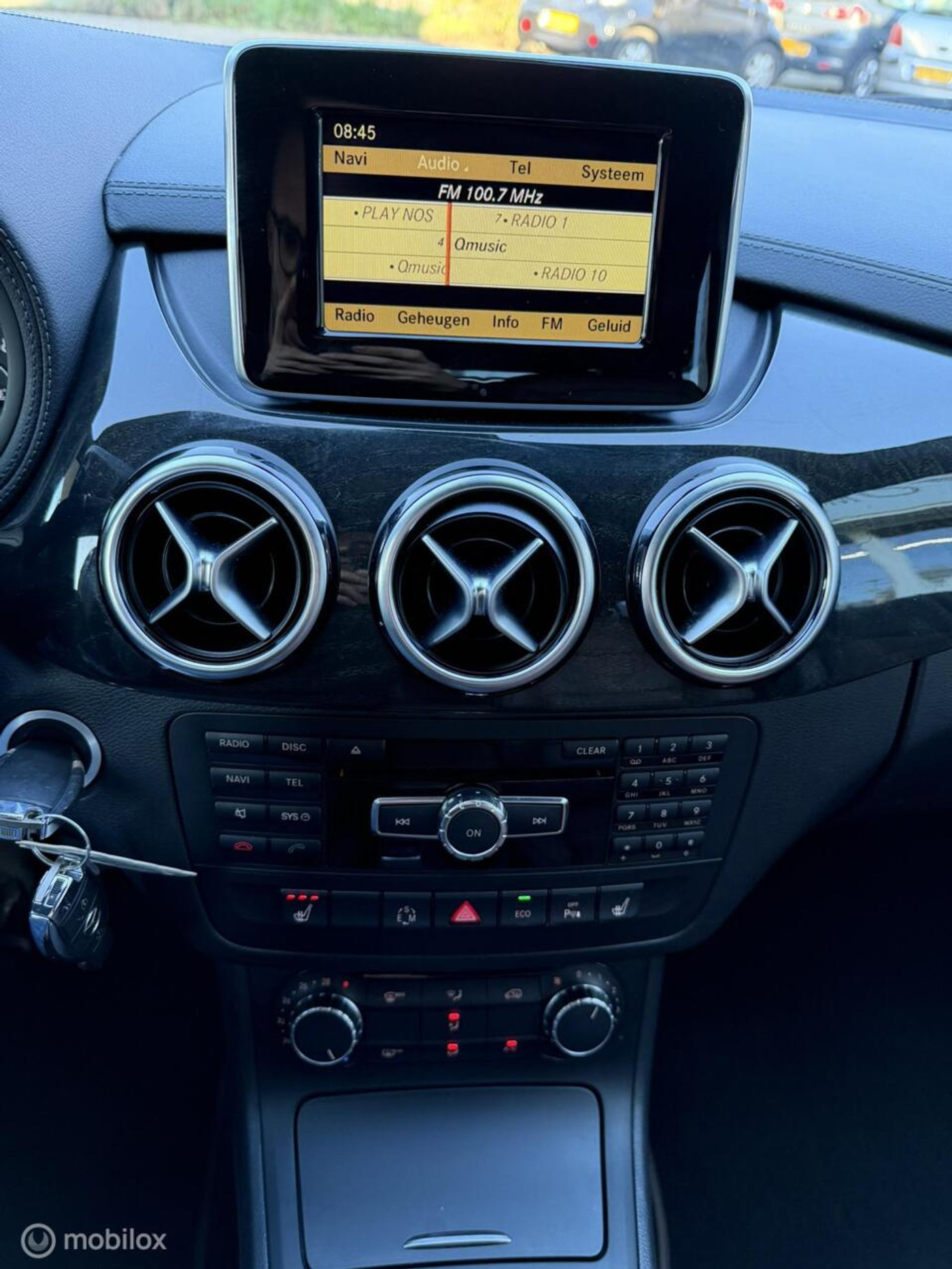 Foto van Mercedes-Benz B 180