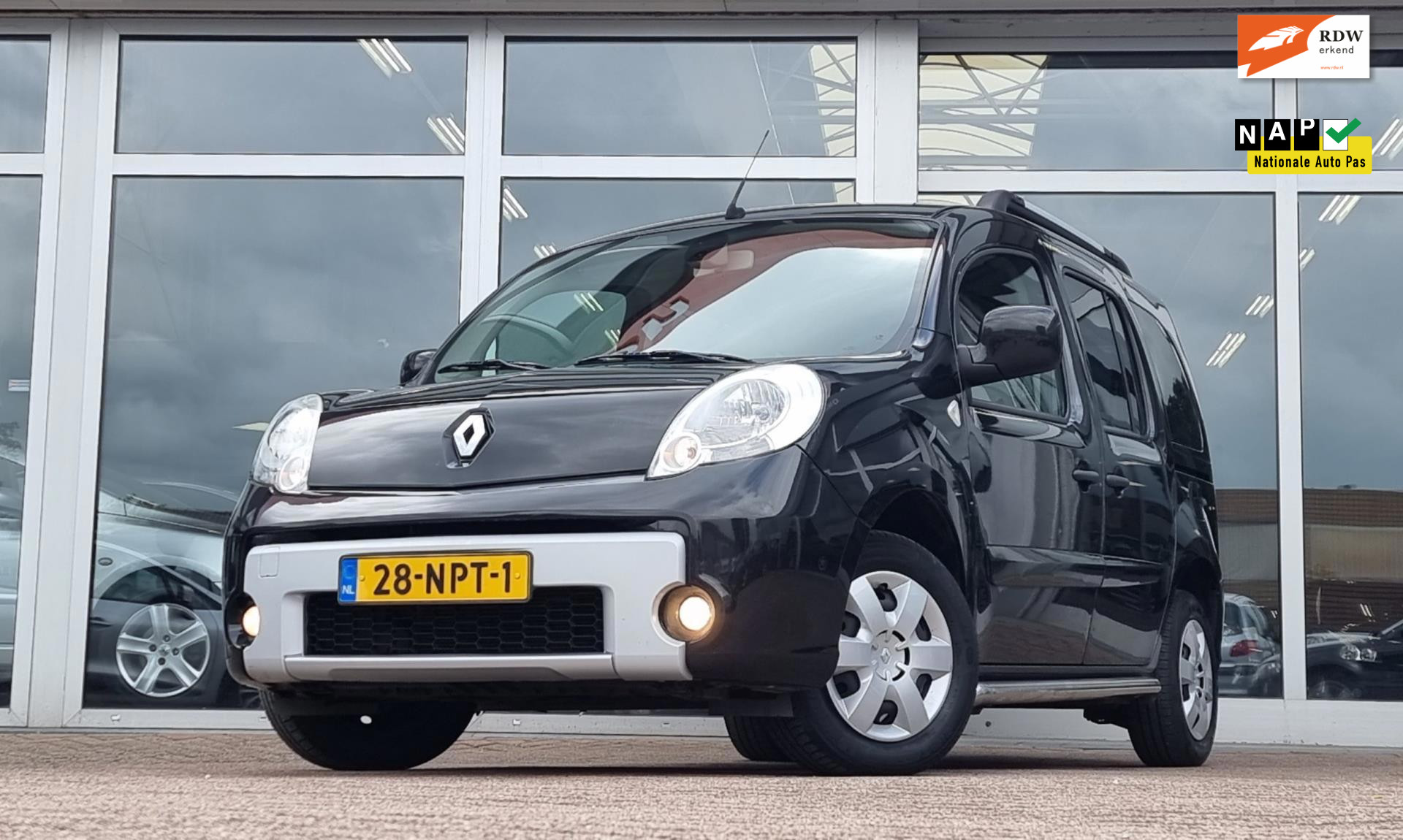 Renault Kangoo 1.6i 16V Privilège 2e Eigenaar PDC Navi Pack 2010 - voorkant