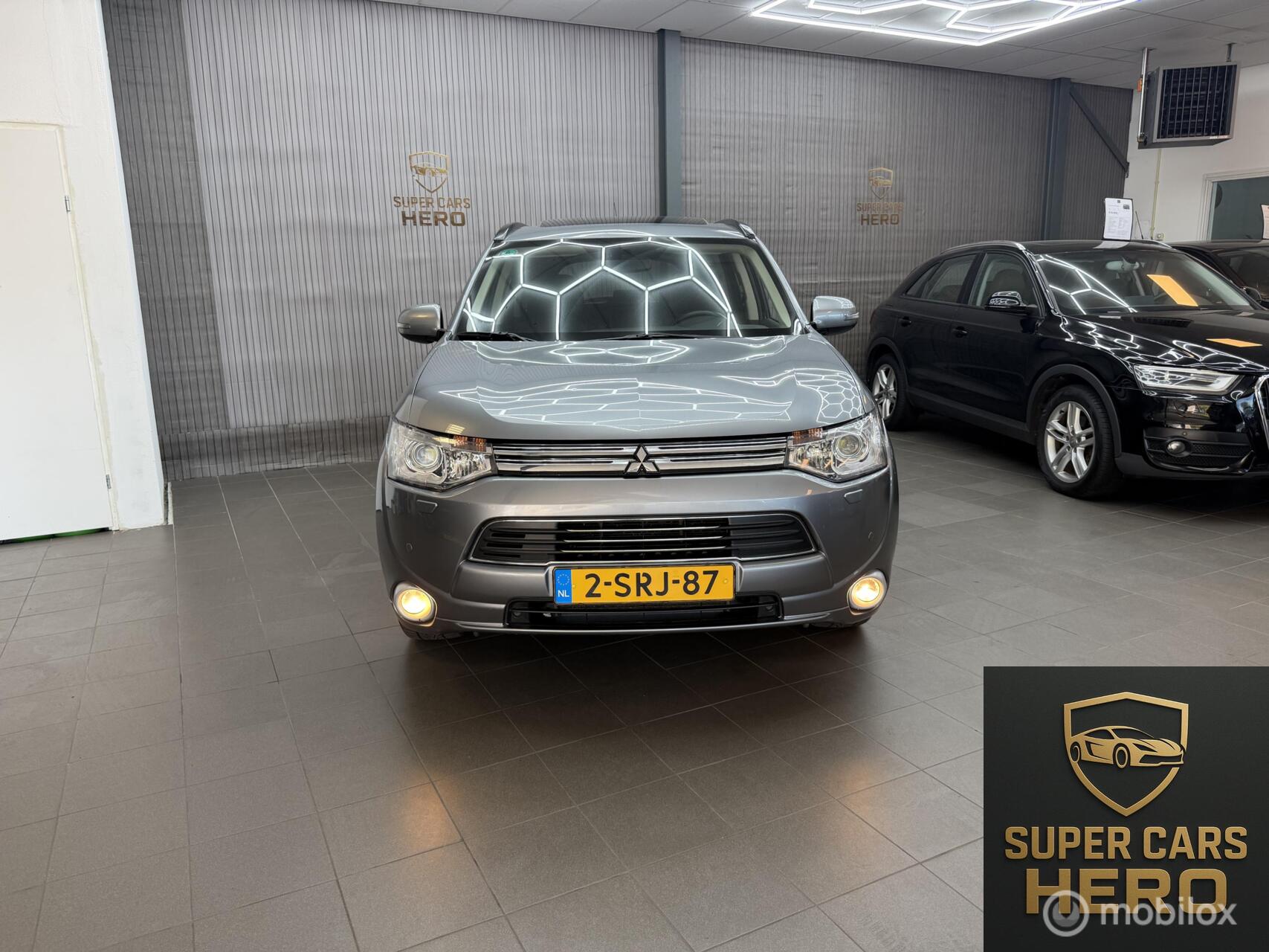Mitsubishi Mitsubishi Outlander 2.0 PHEV Instyle+ 2013 - voorkant