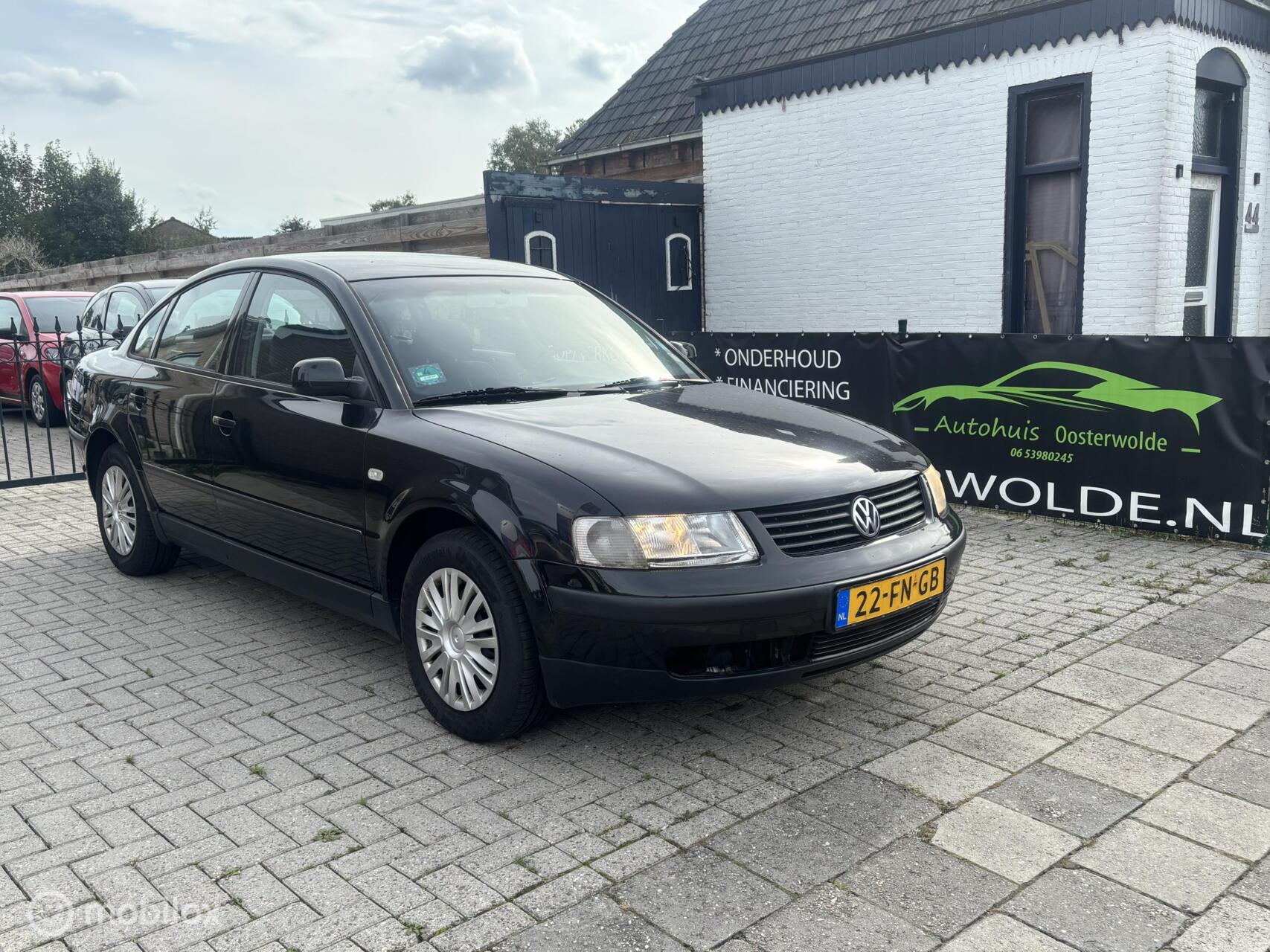 Volkswagen Passat 1.8-5V Comfortline 2000 - voorkant