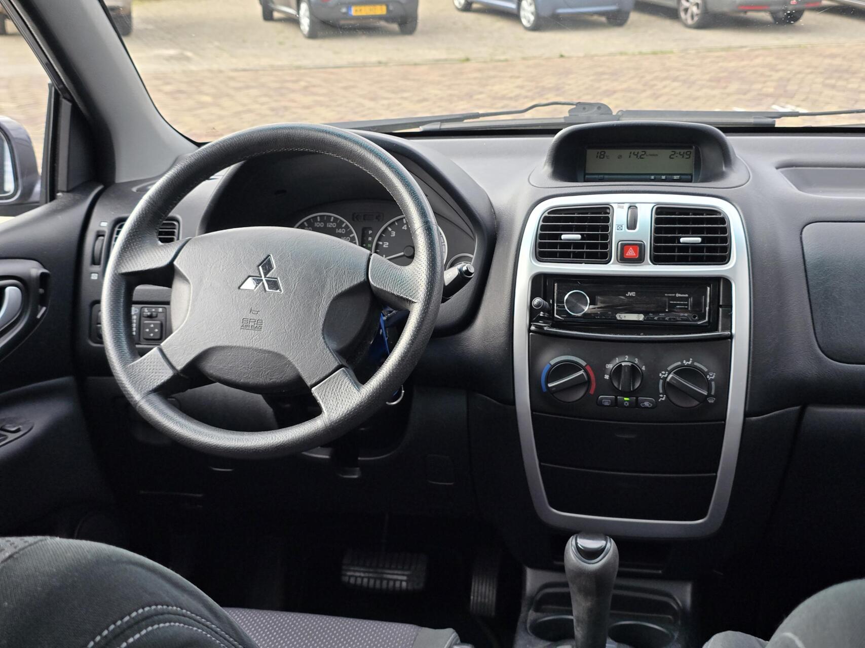 Foto van Mitsubishi Space Star