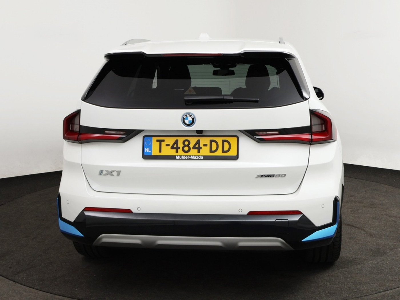Foto van BMW Ix1 Xdrive30