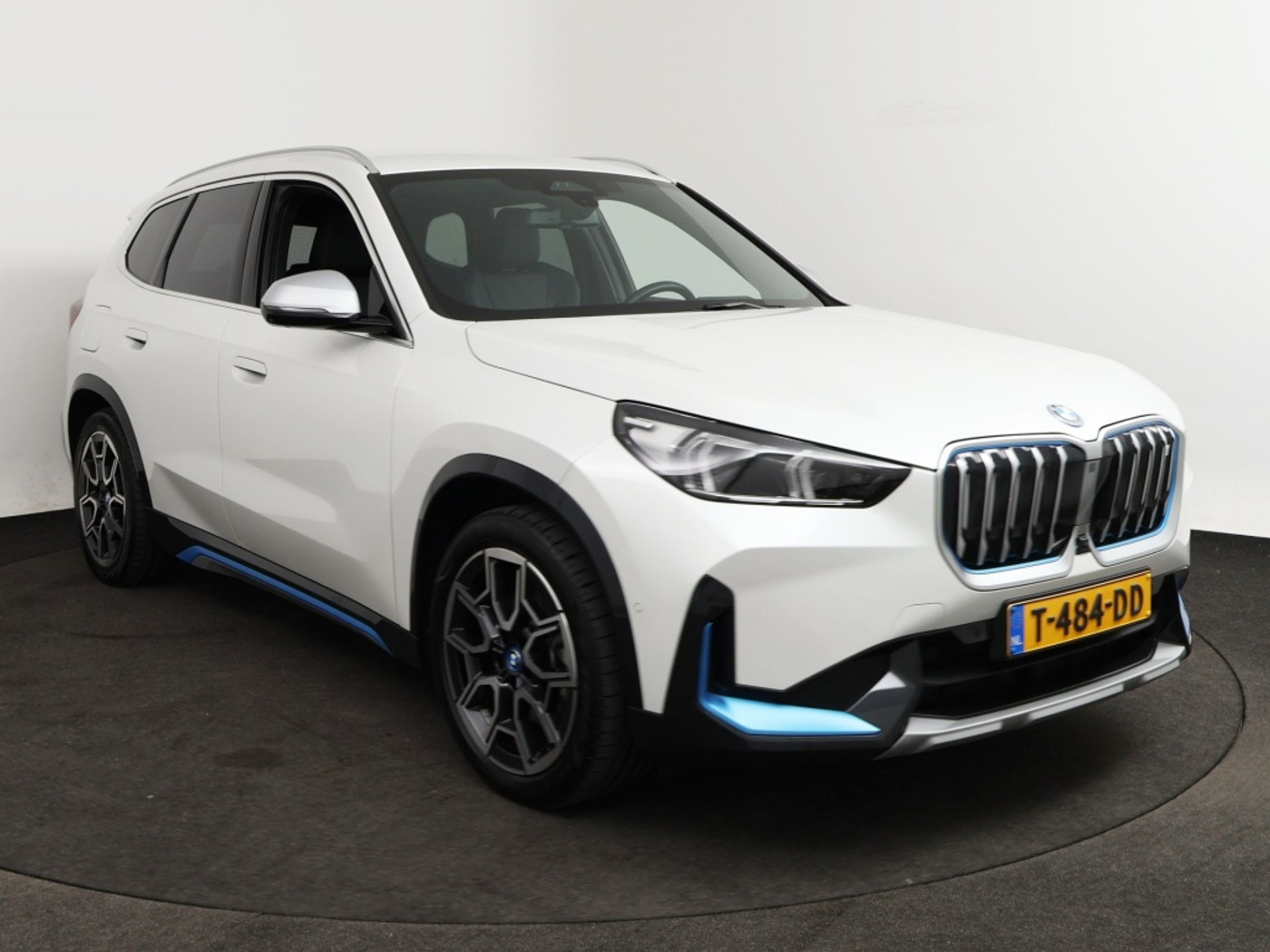 Foto van BMW Ix1 Xdrive30