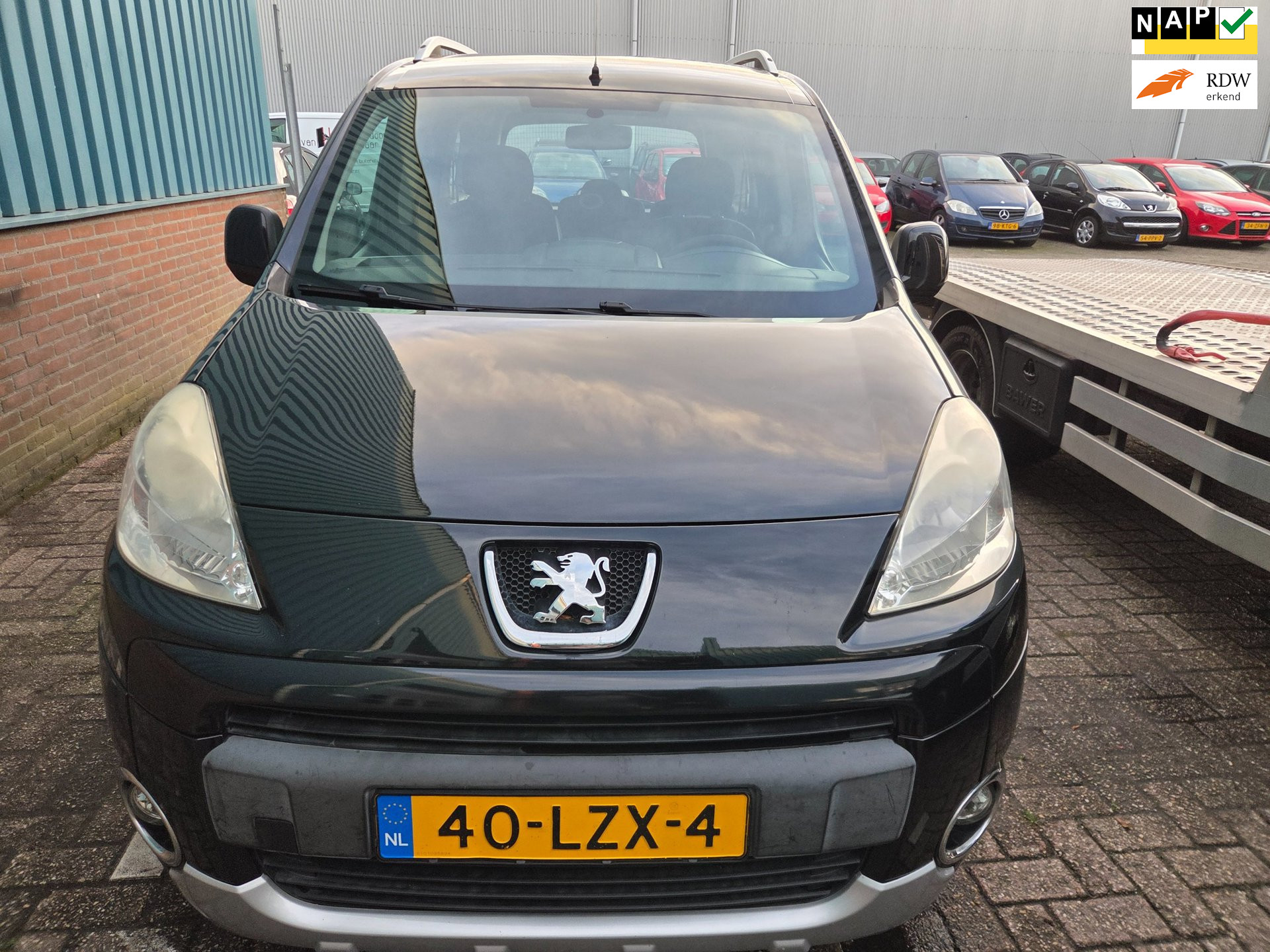 Peugeot Partner 1.6 VTi XT Style motor promleem 2010 - voorkant