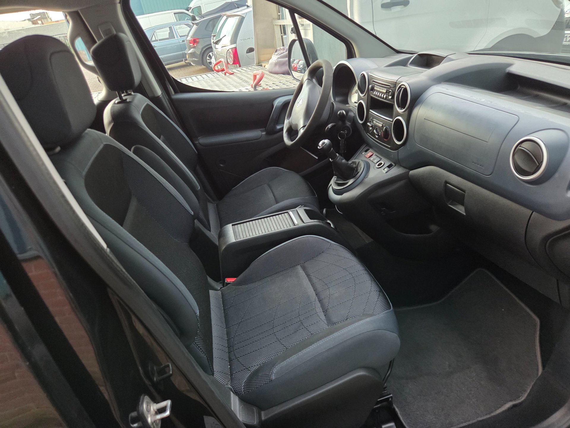 Foto van Peugeot Partner