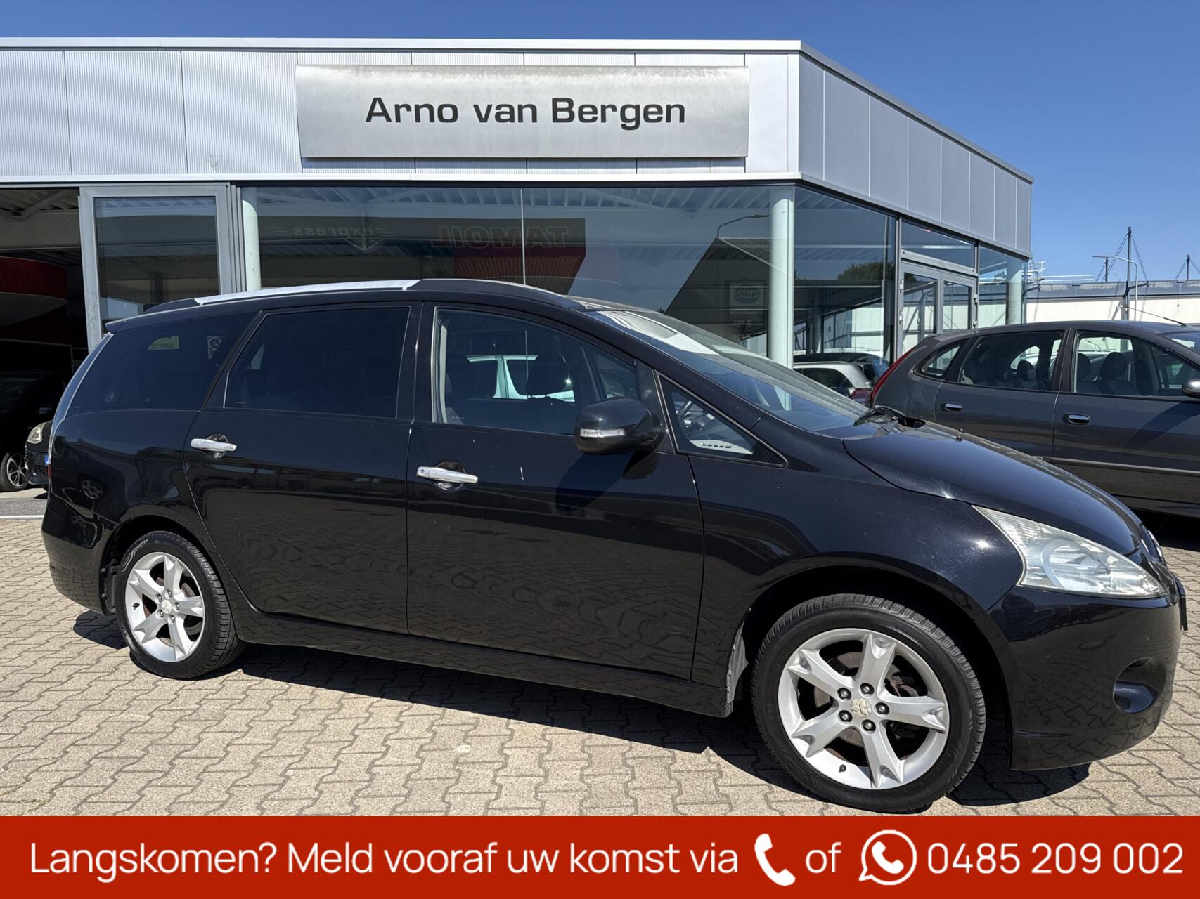 Mitsubishi Mitsubishi Grandis 2.4-16V InSport 7-Pers / Orig. NL / Airco / Cruise 2011 - voorkant