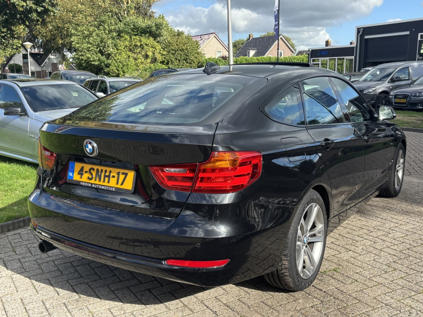 Foto van BMW 320i