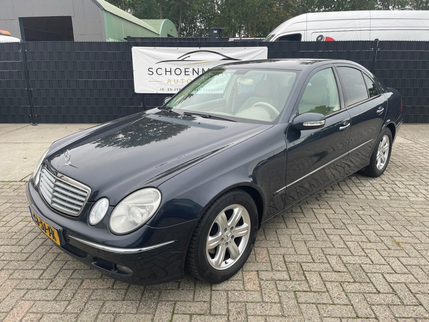 Foto van Mercedes-Benz E 280