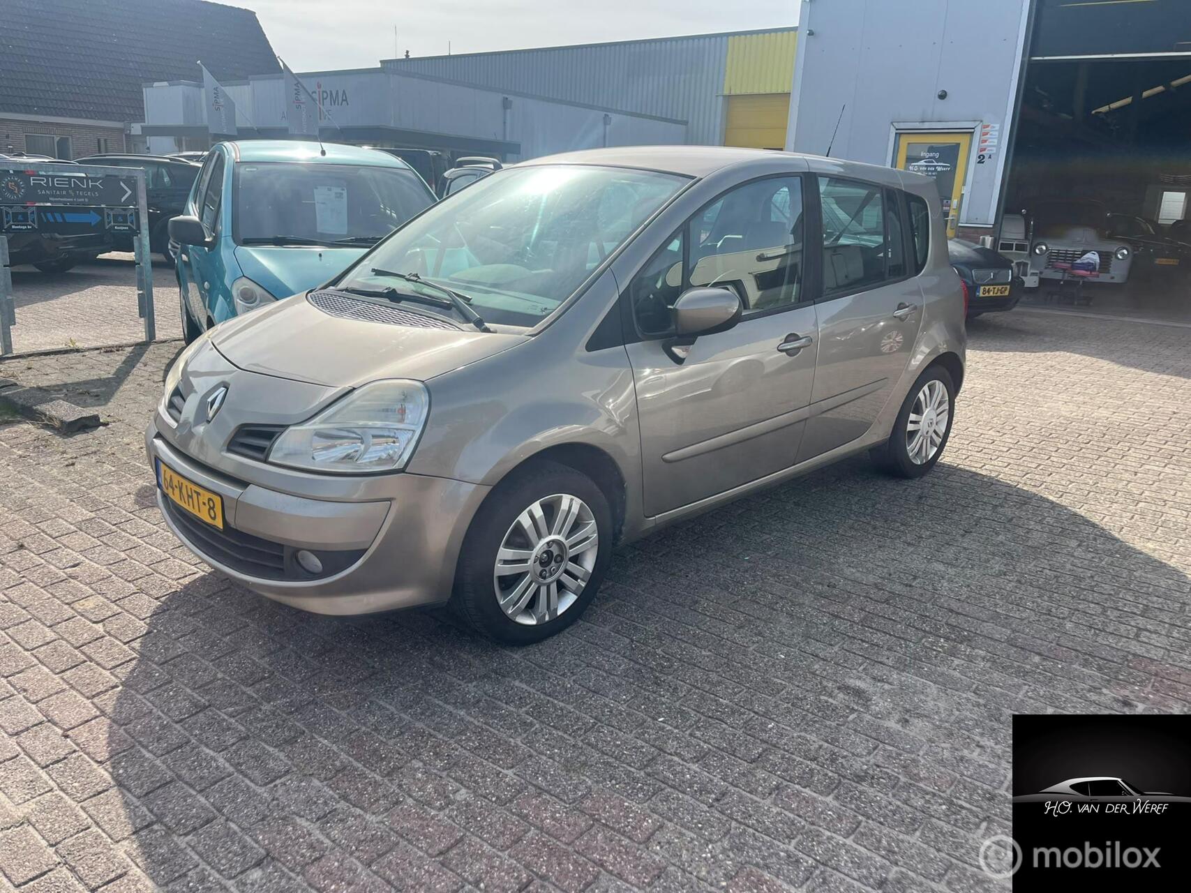 Renault Modus 1.2 TCE Expression 2009 - voorkant