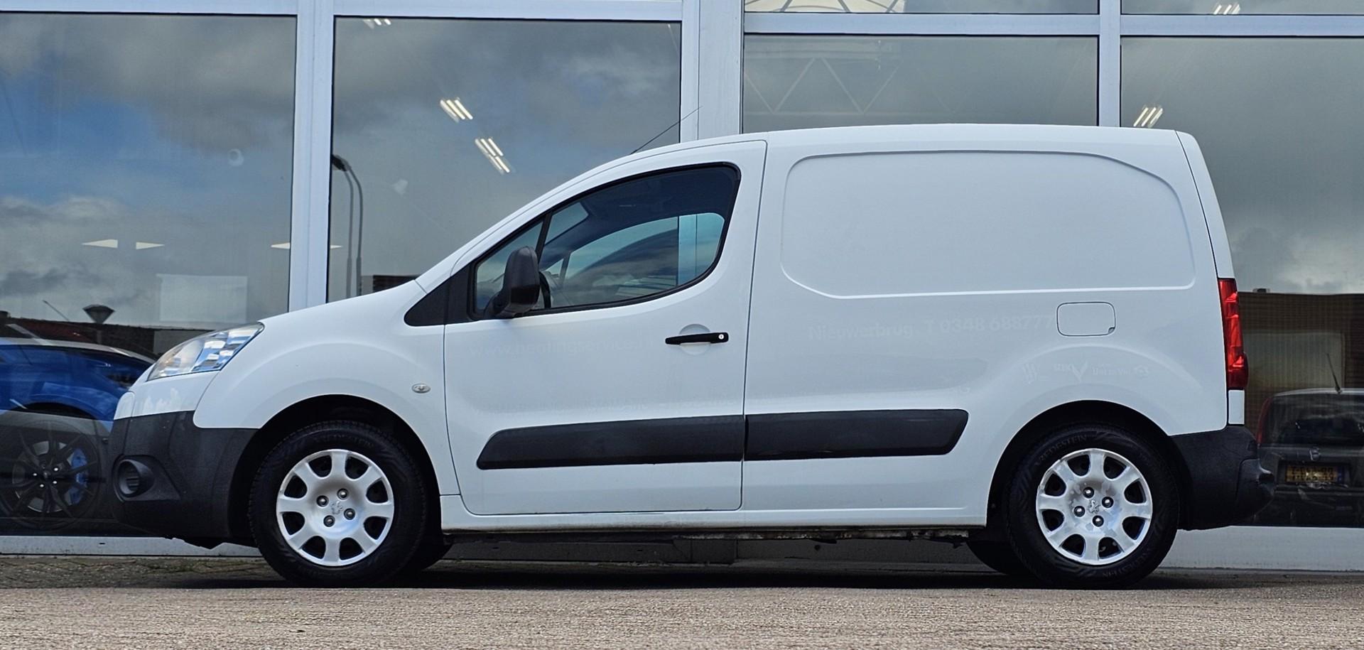 Foto van Peugeot Partner 120 L1 1.6hdif 66kw - 2pl