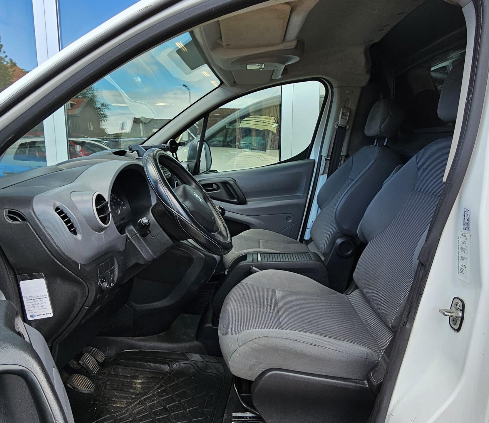Foto van Peugeot Partner 120 L1 1.6hdif 66kw - 2pl