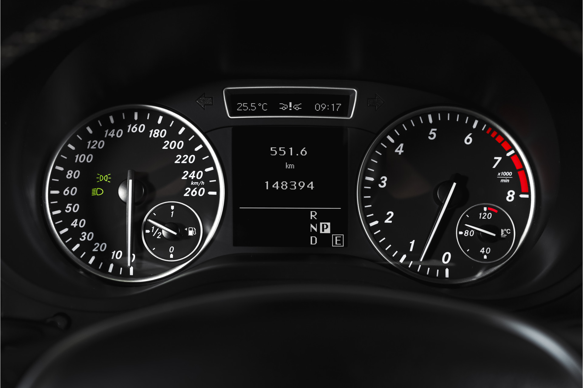 Foto van Mercedes-Benz B 200