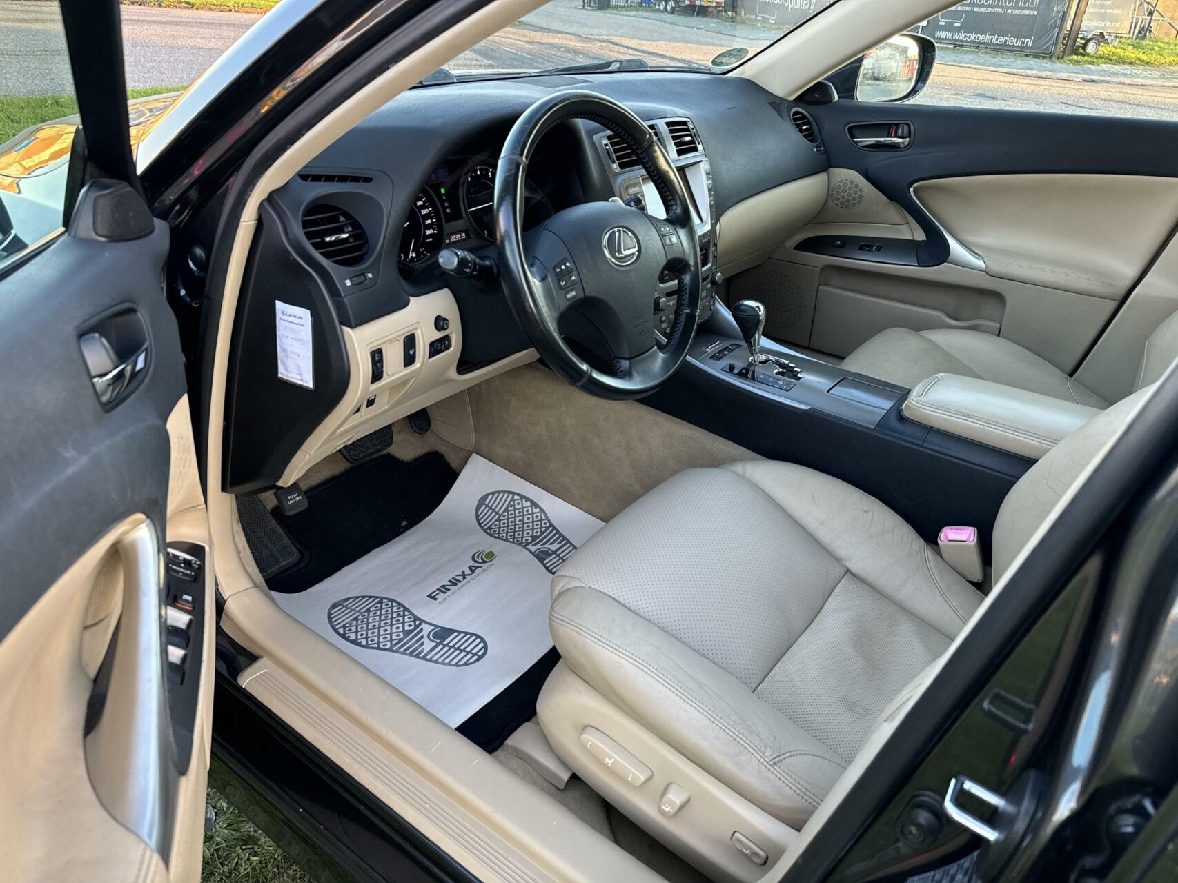 Foto van Lexus Is