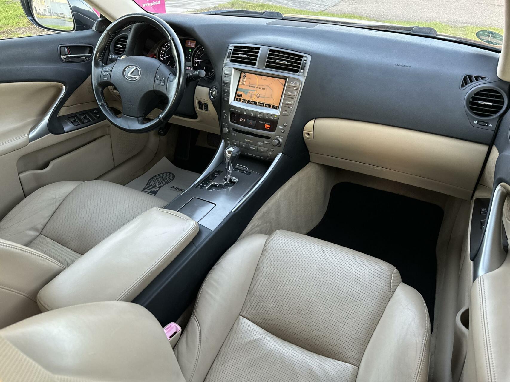 Foto van Lexus Is