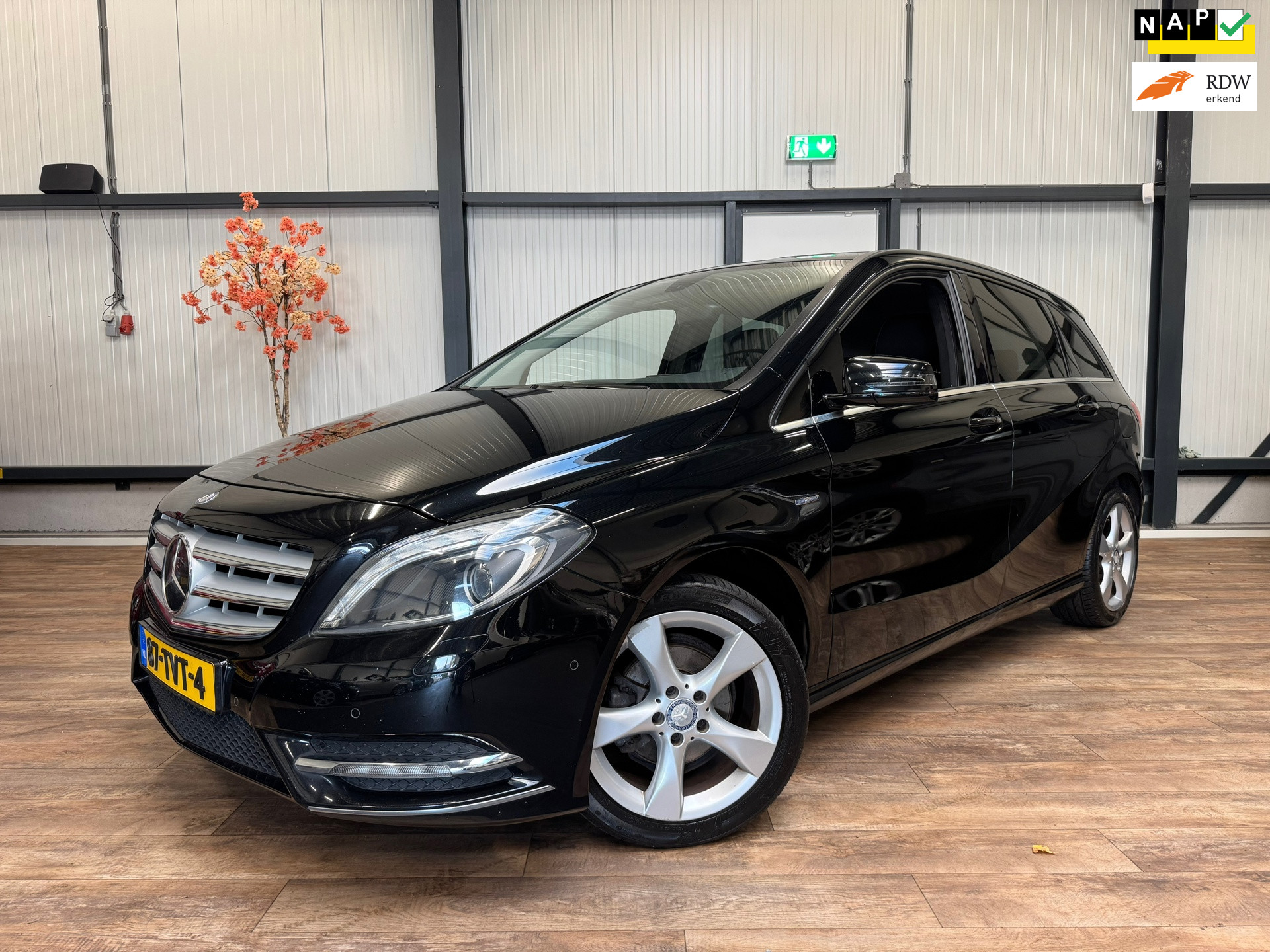 Mercedes-Benz B 180 CDI 180 CDI Ambition / LEDER / NAVI / CRUISE / 2012 - voorkant