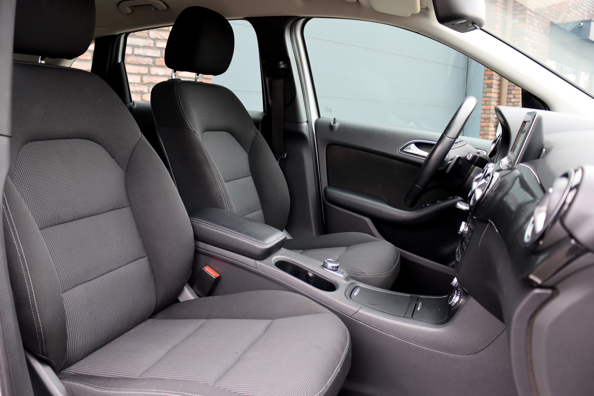 Foto van Mercedes-Benz B 180