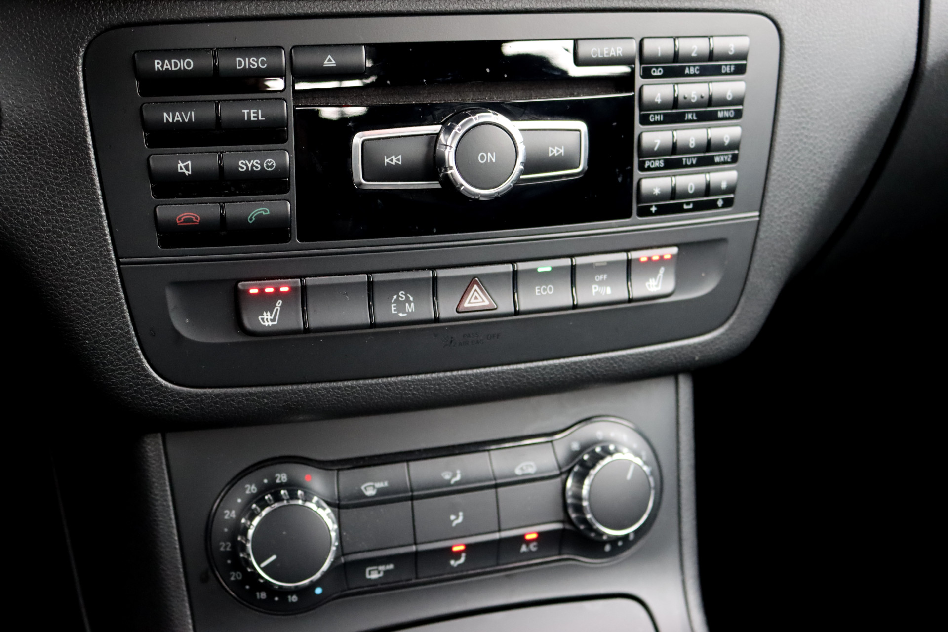 Foto van Mercedes-Benz B 180
