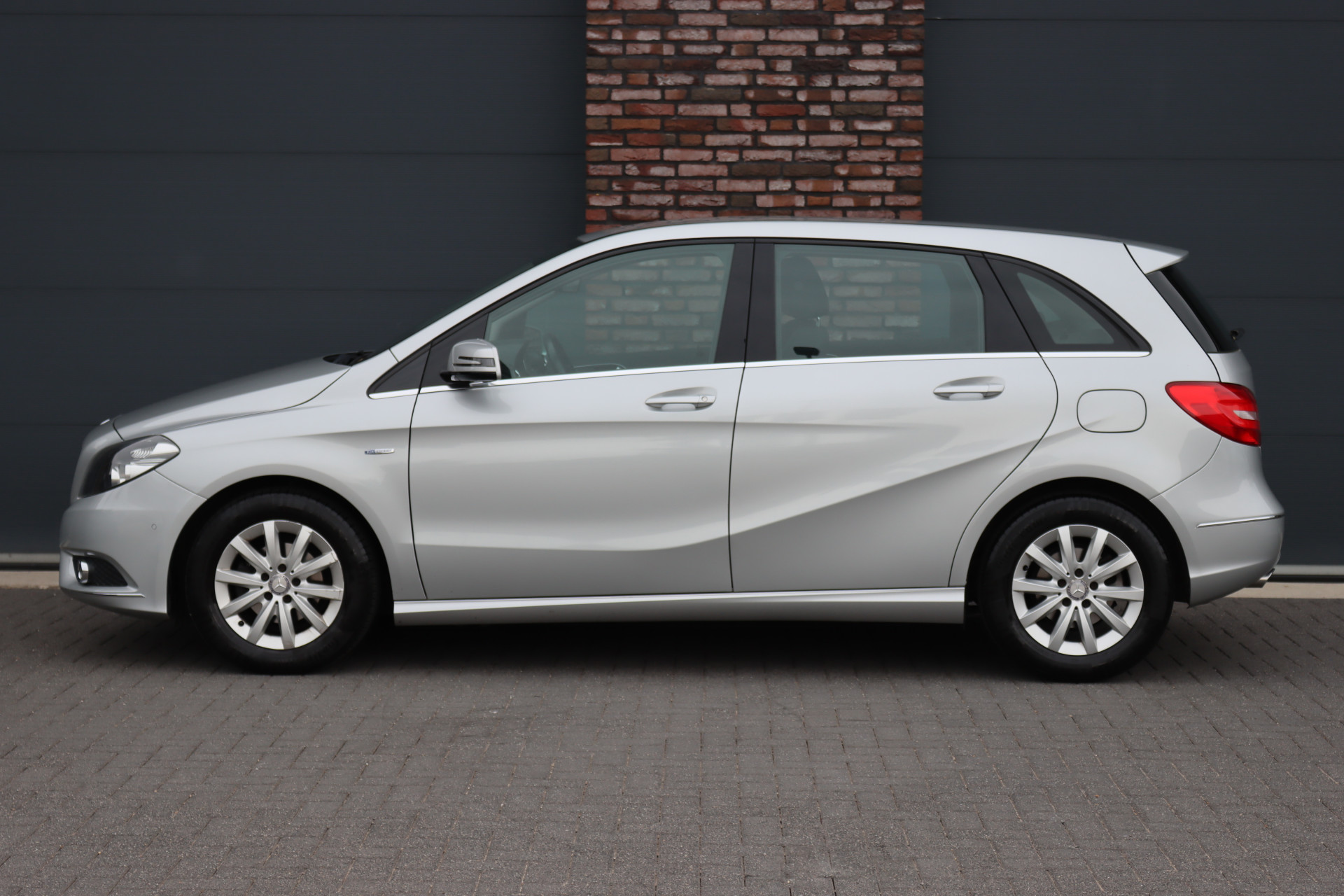 Foto van Mercedes-Benz B 180