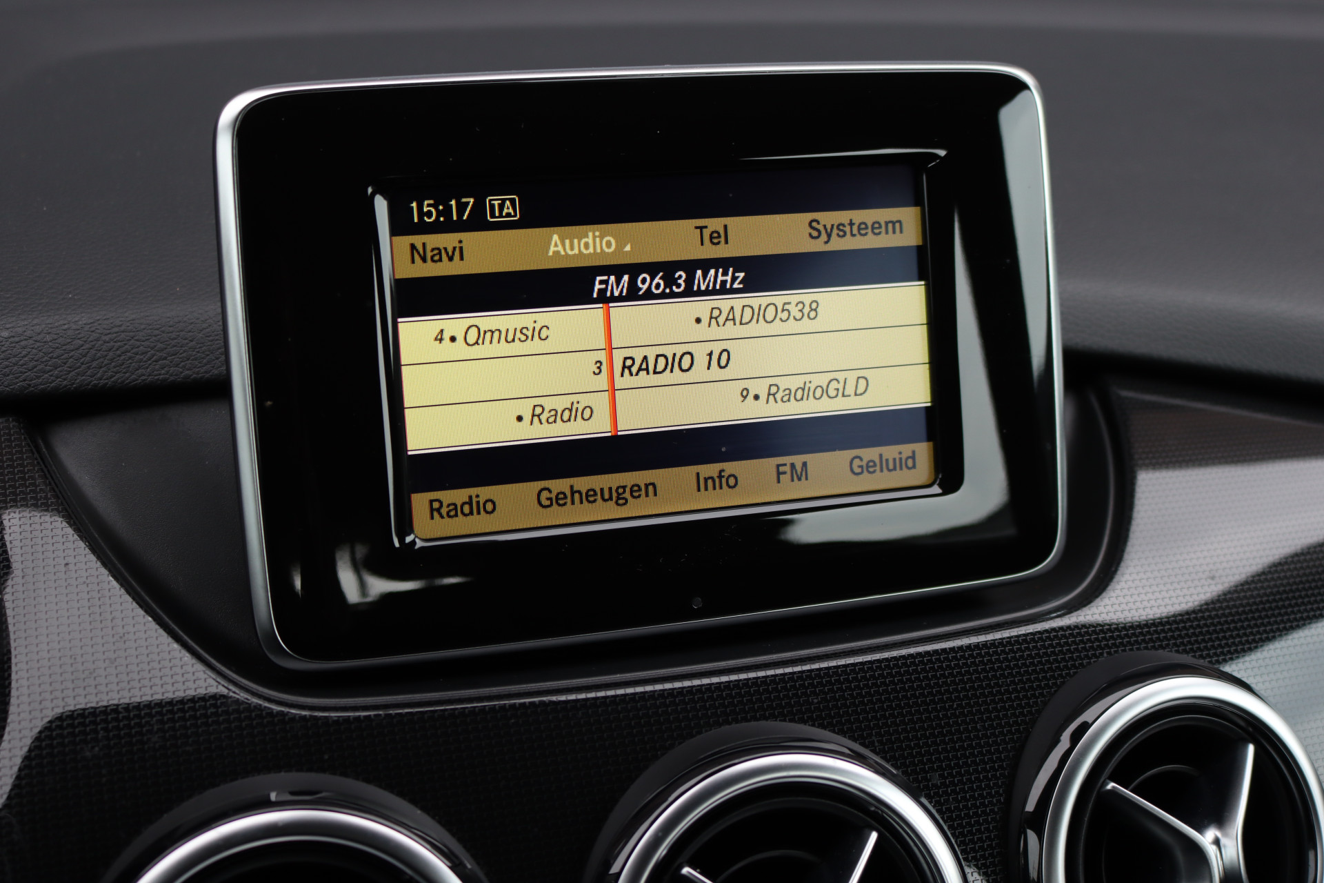 Foto van Mercedes-Benz B 180